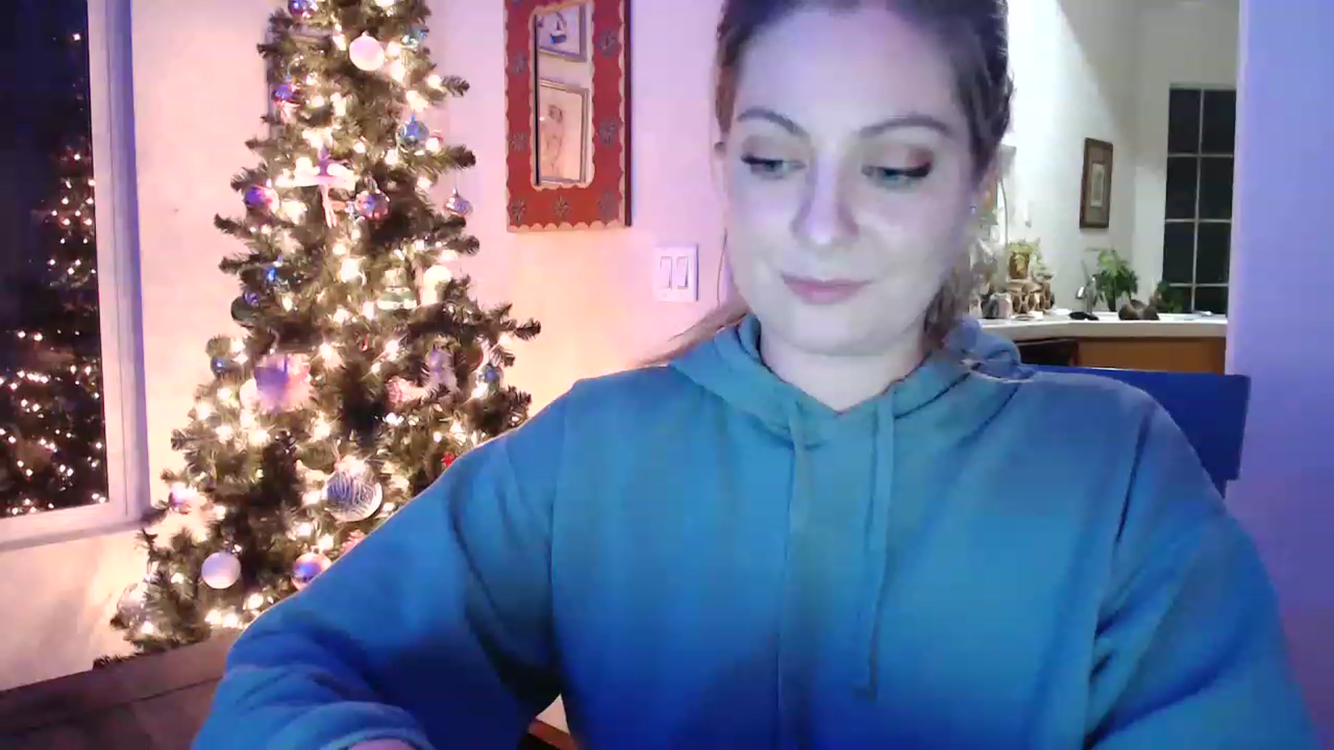 Gallery image thumbnail from VeronicaOMG's myfreecams stream on, 12/05/2022, 01:29 image 15 of 20