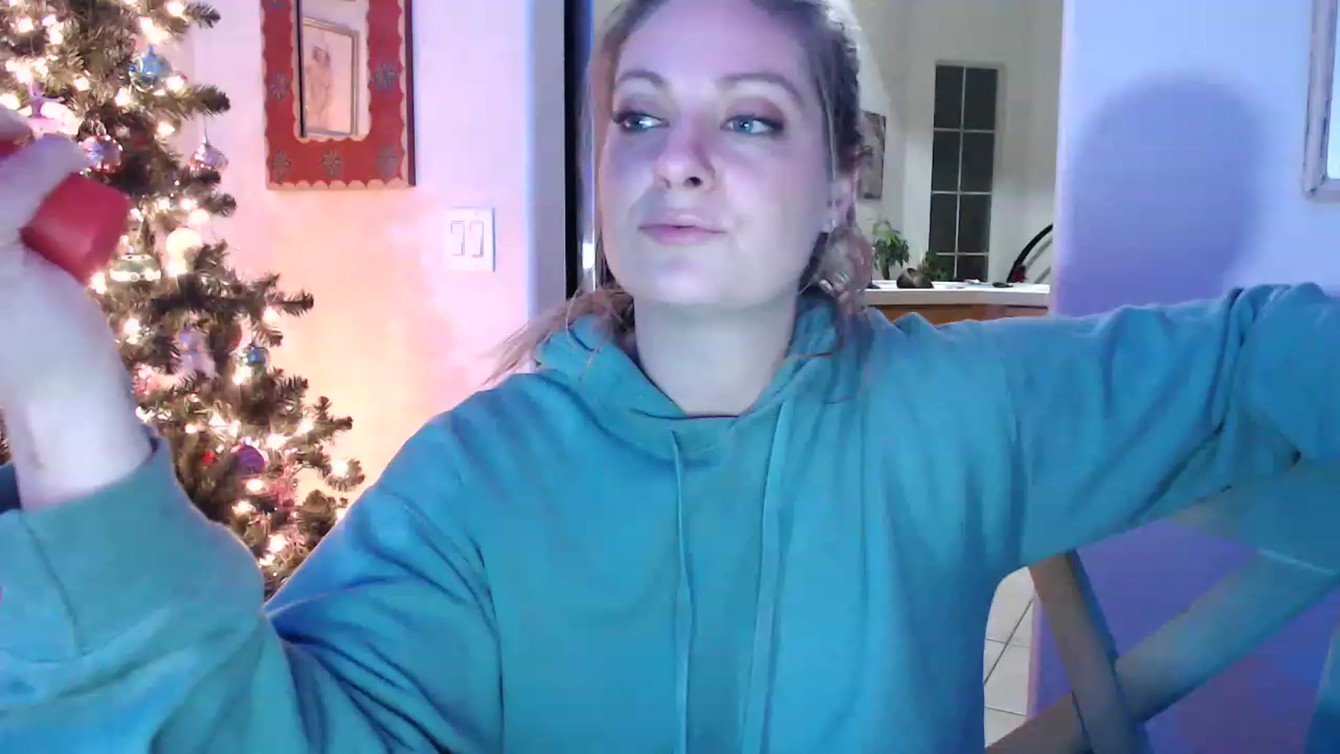 Gallery image thumbnail from VeronicaOMG's myfreecams stream on, 12/05/2022, 02:32 image 16 of 20