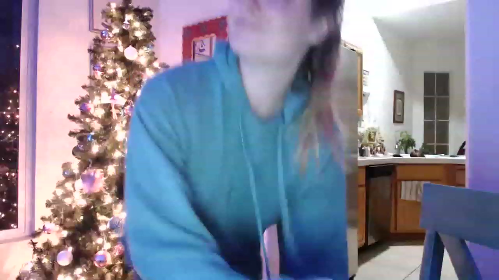 Gallery image thumbnail from VeronicaOMG's myfreecams stream on, 12/05/2022, 02:32 image 8 of 20