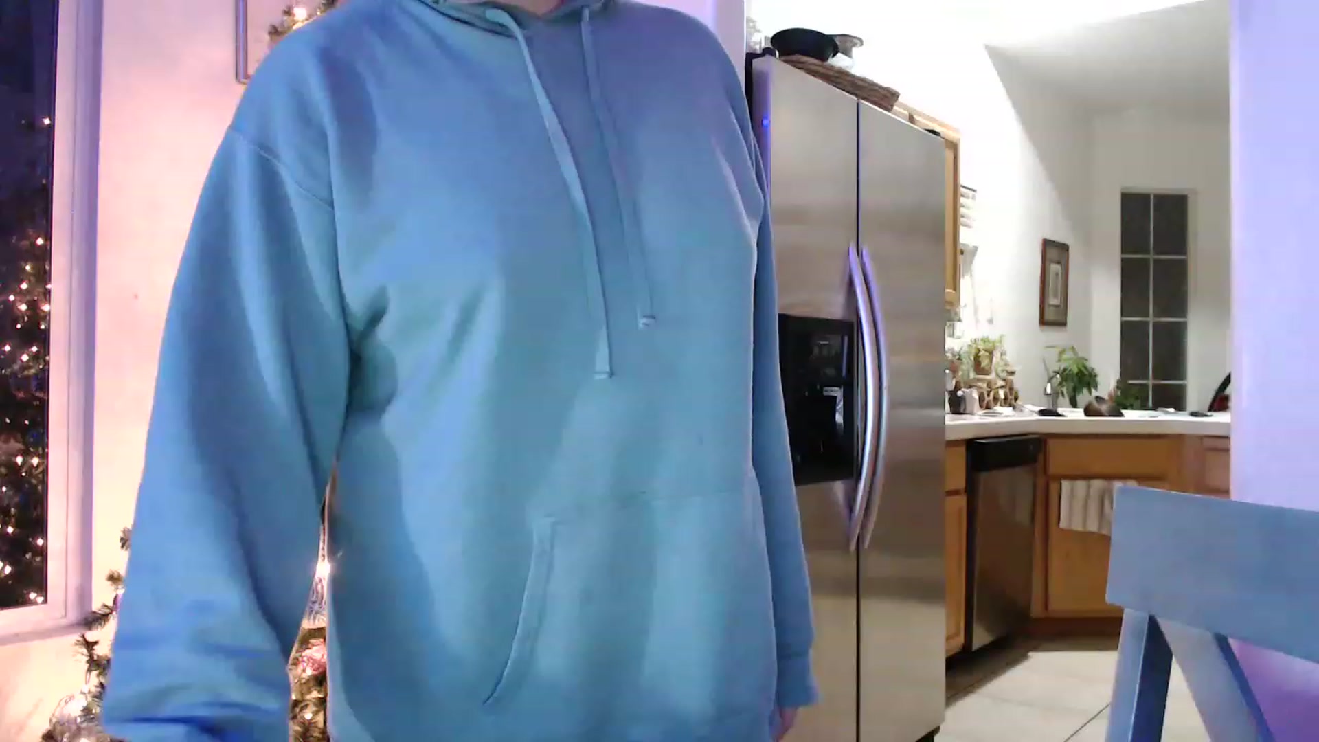 Gallery image thumbnail from VeronicaOMG's myfreecams stream on, 12/05/2022, 02:32 image 11 of 20