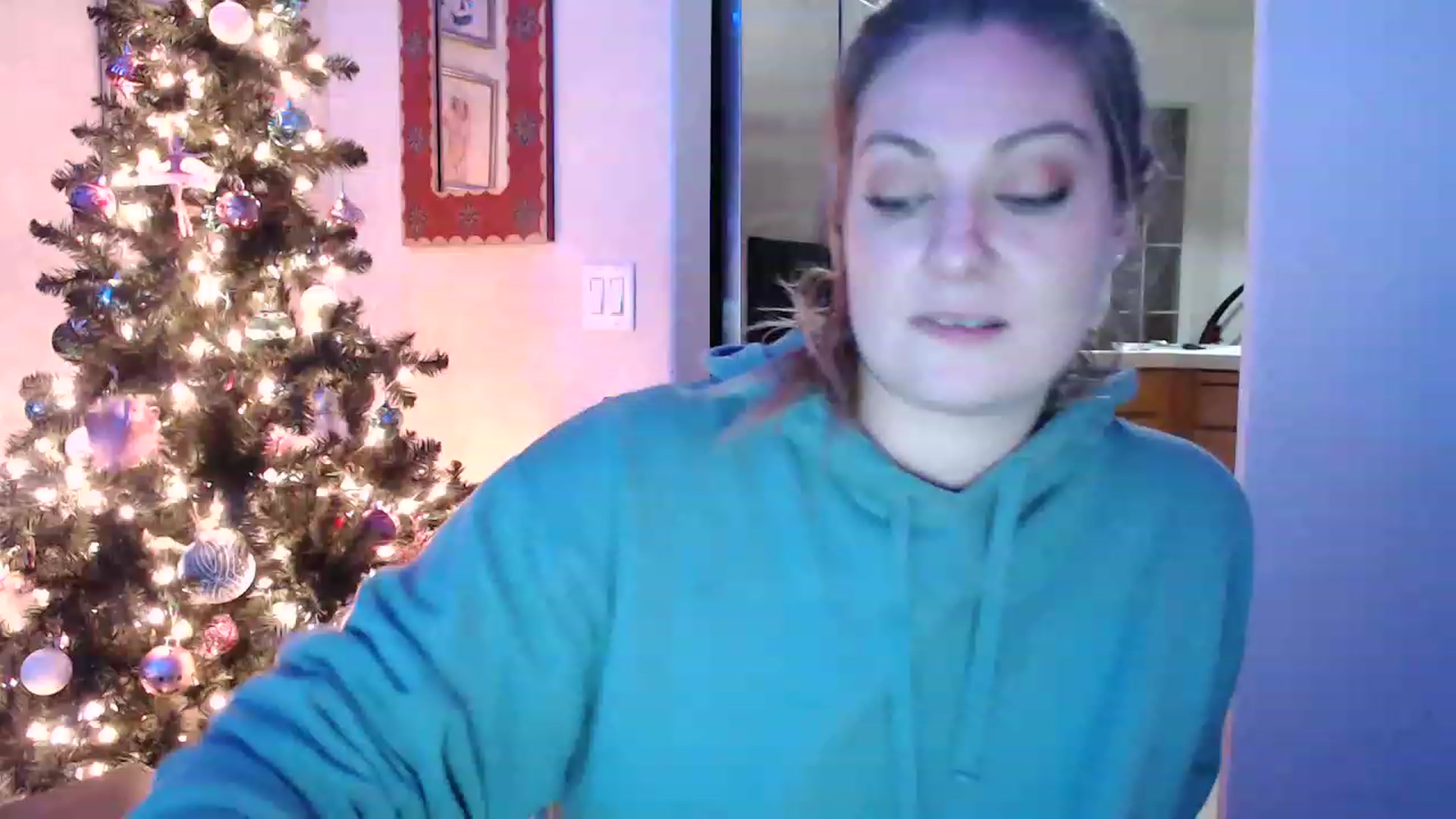 Gallery image thumbnail from VeronicaOMG's myfreecams stream on, 12/05/2022, 02:32 image 6 of 20