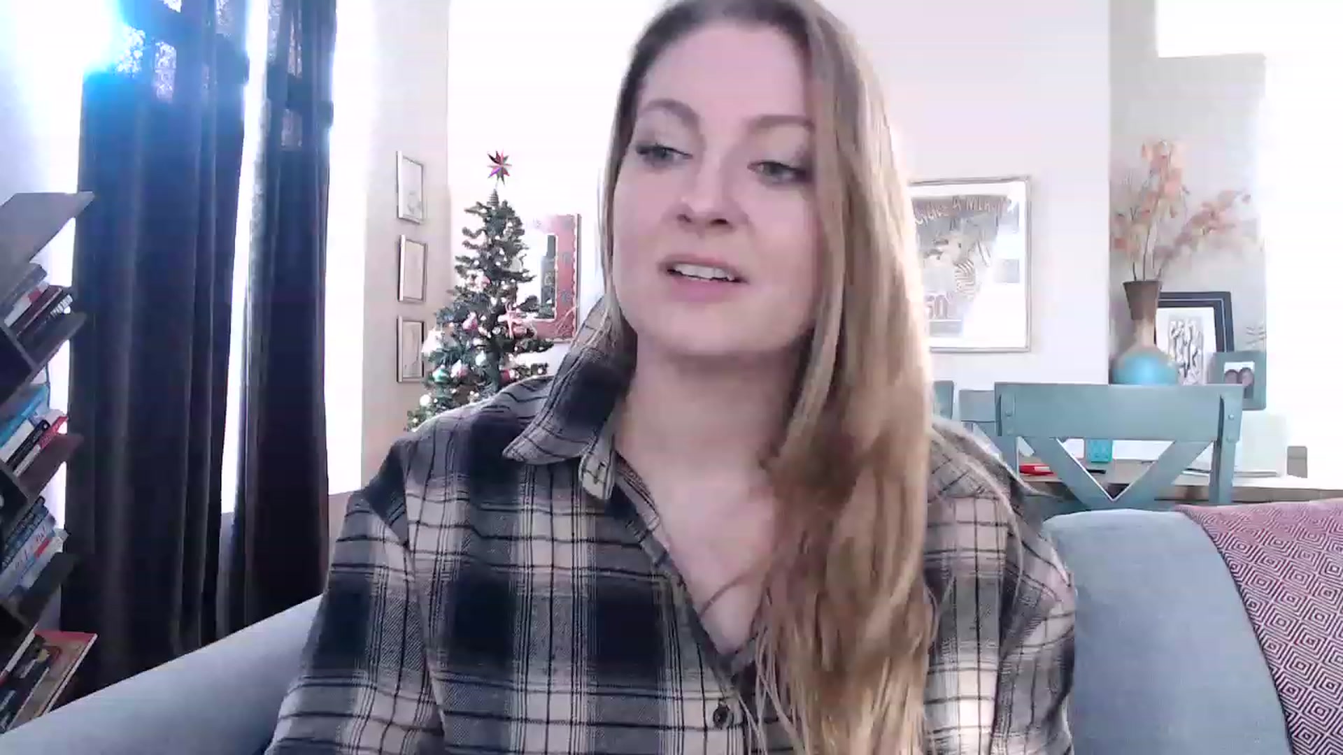 Gallery image thumbnail from VeronicaOMG's myfreecams stream on, 12/08/2022, 16:59 image 4 of 20