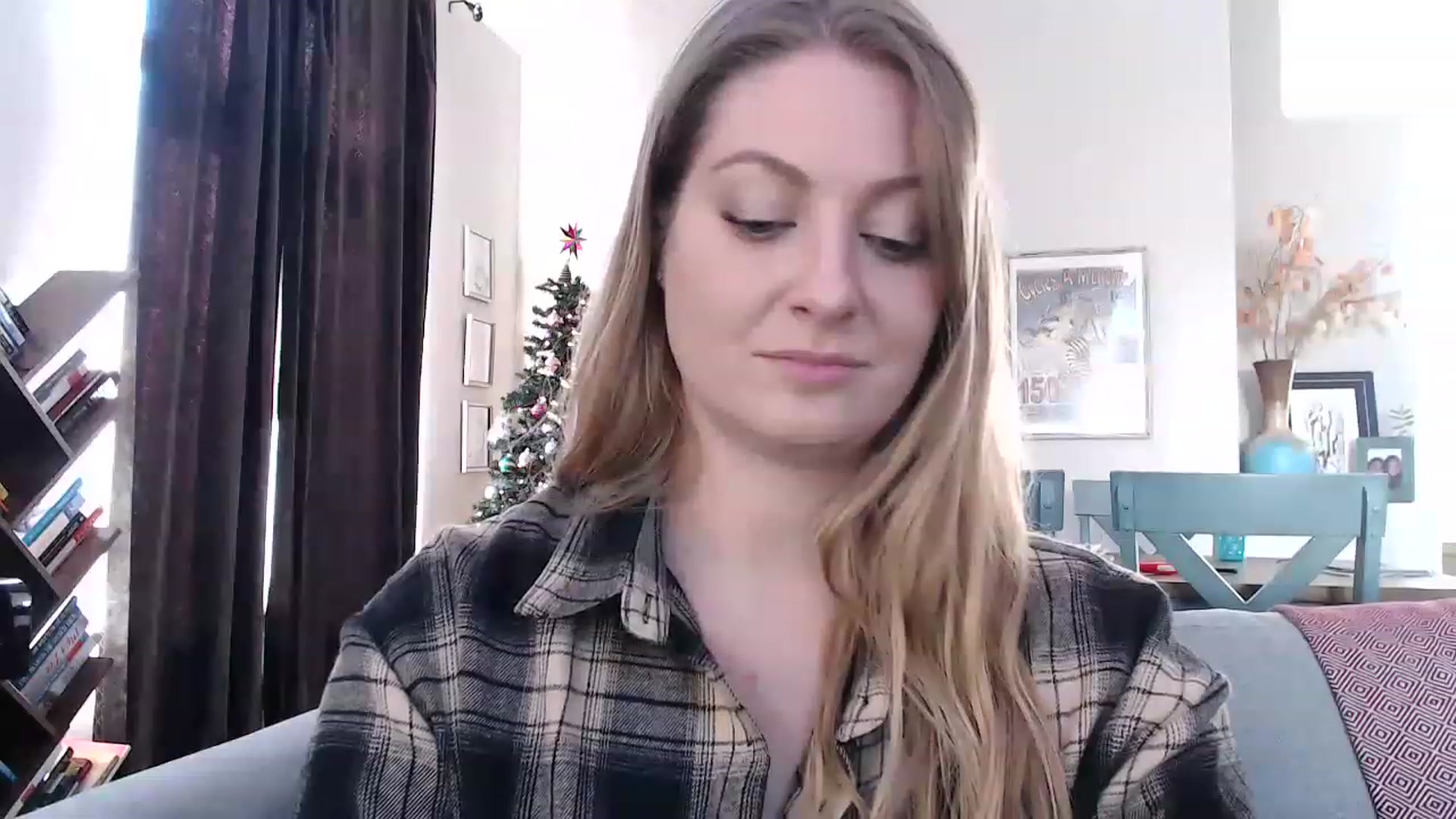 Gallery image thumbnail from VeronicaOMG's myfreecams stream on, 12/08/2022, 18:06 image 7 of 20