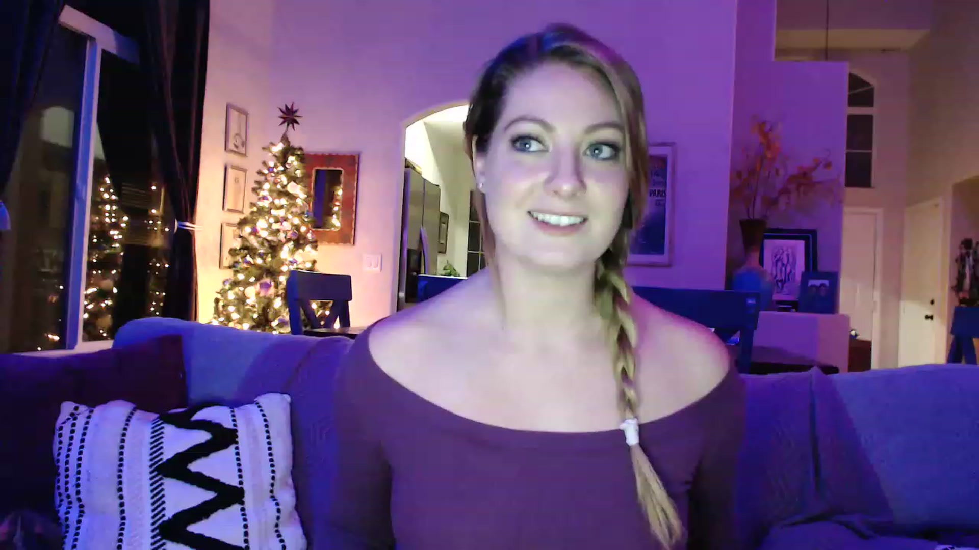 Gallery image thumbnail from VeronicaOMG's myfreecams stream on, 12/13/2022, 02:37 image 8 of 20