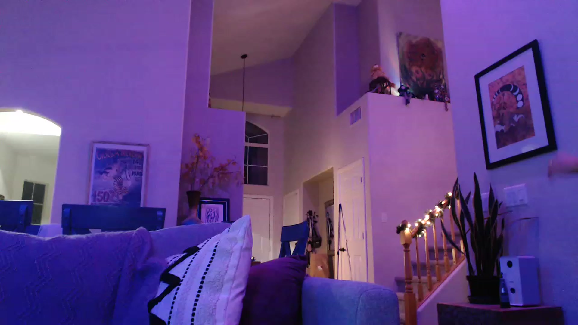 Gallery image thumbnail from VeronicaOMG's myfreecams stream on, 12/13/2022, 04:29 image 9 of 20