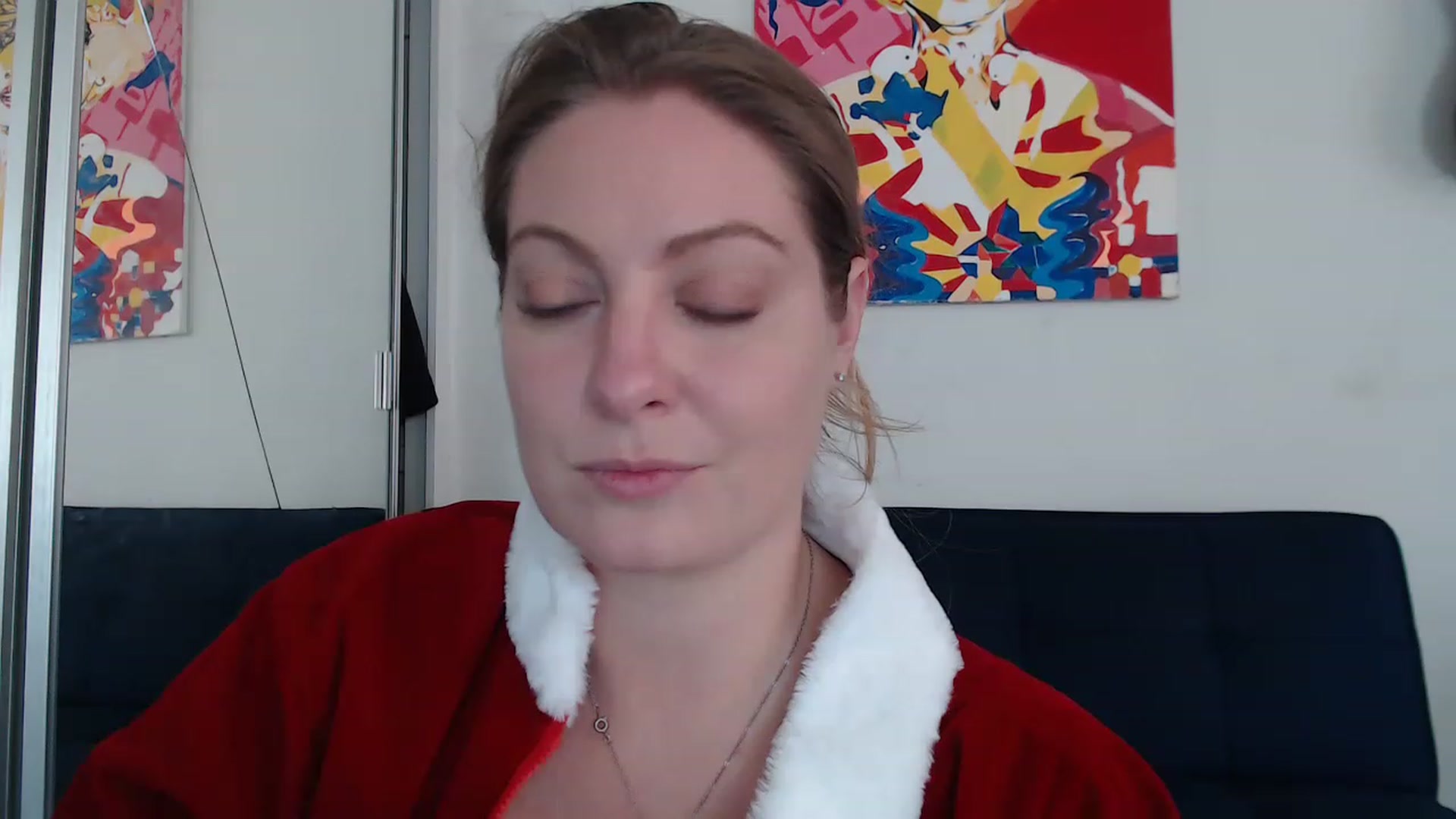 Gallery image thumbnail from VeronicaOMG's myfreecams stream on, 12/24/2022, 20:17 image 6 of 20