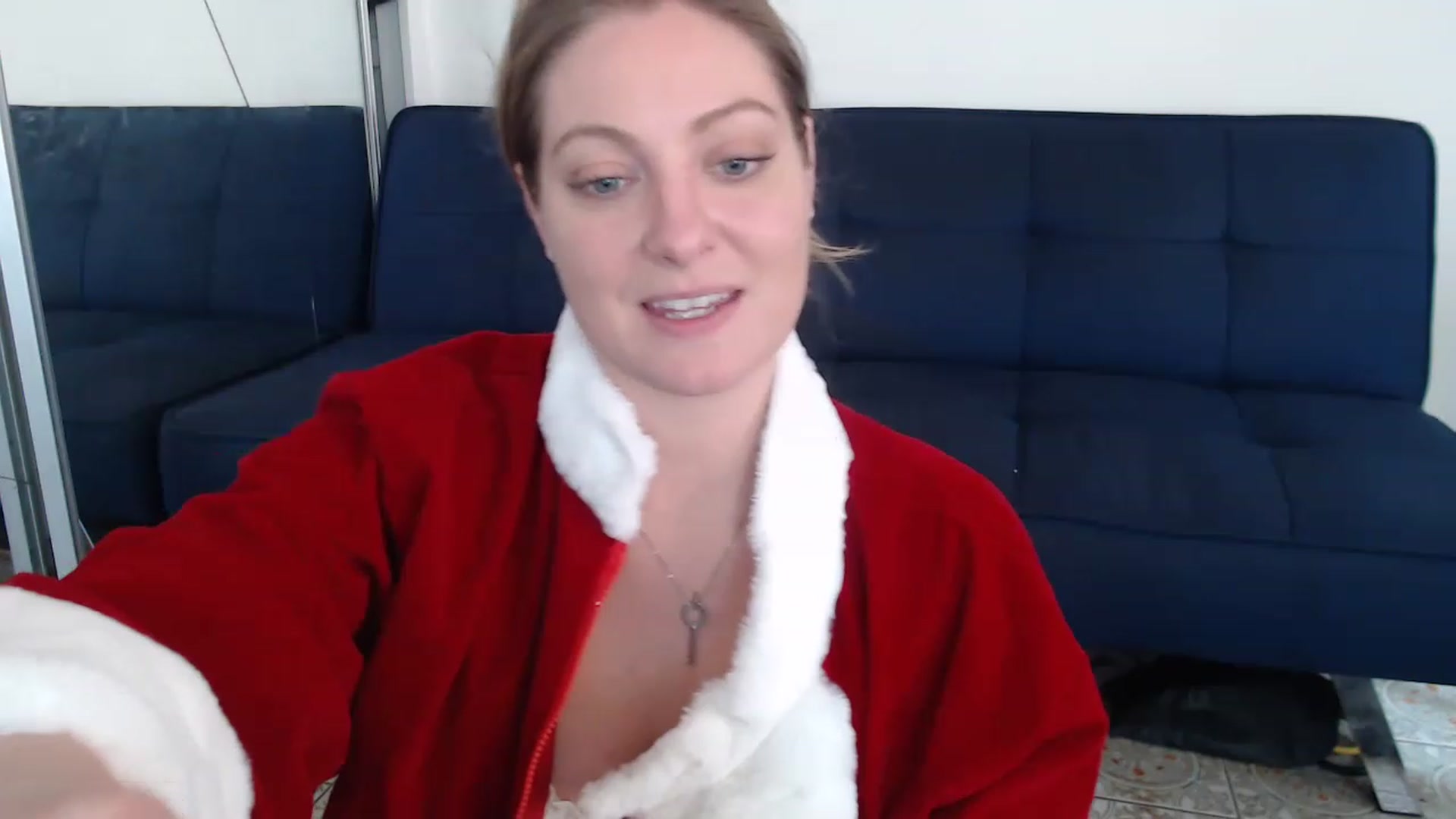 Gallery image thumbnail from VeronicaOMG's myfreecams stream on, 12/24/2022, 20:17 image 4 of 20