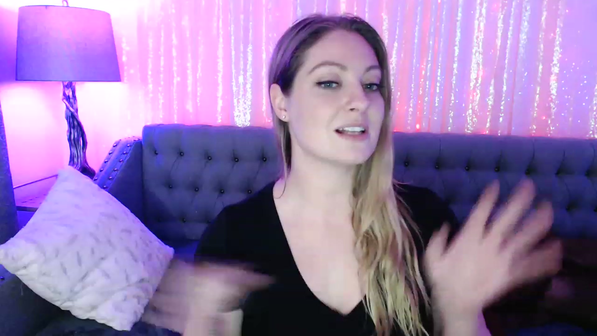 Gallery image thumbnail from VeronicaOMG's myfreecams stream on, 01/17/2023, 06:29 image 15 of 20