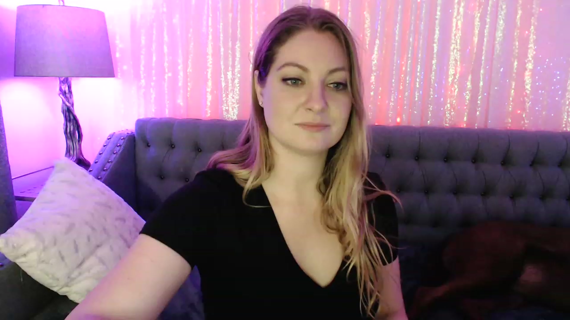 Gallery image thumbnail from VeronicaOMG's myfreecams stream on, 01/17/2023, 06:29 image 10 of 20