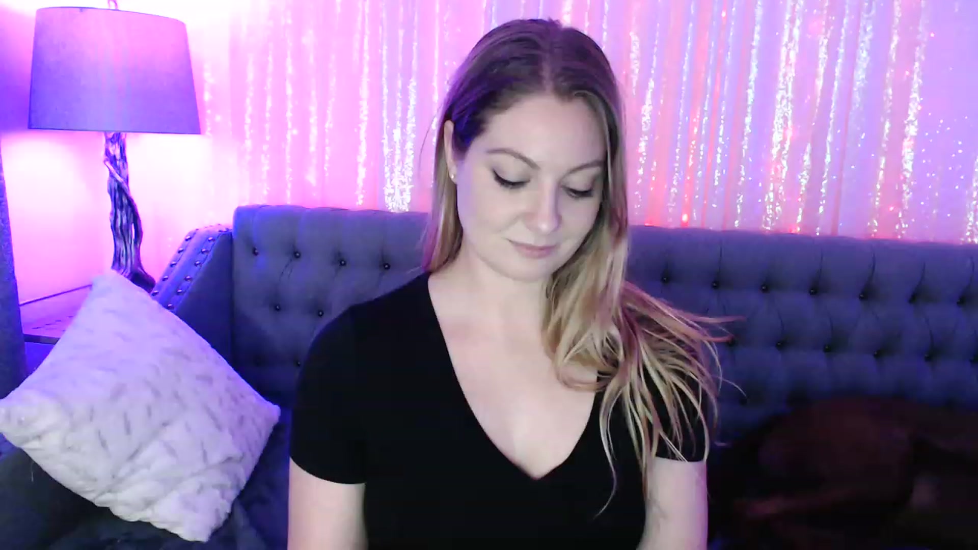 Gallery image thumbnail from VeronicaOMG's myfreecams stream on, 01/17/2023, 06:29 image 8 of 20