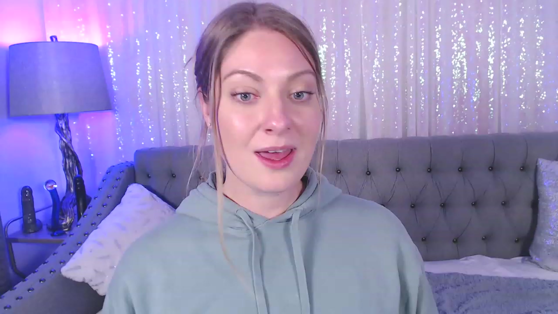 Gallery image thumbnail from VeronicaOMG's myfreecams stream on, 01/26/2023, 04:31 image 6 of 20