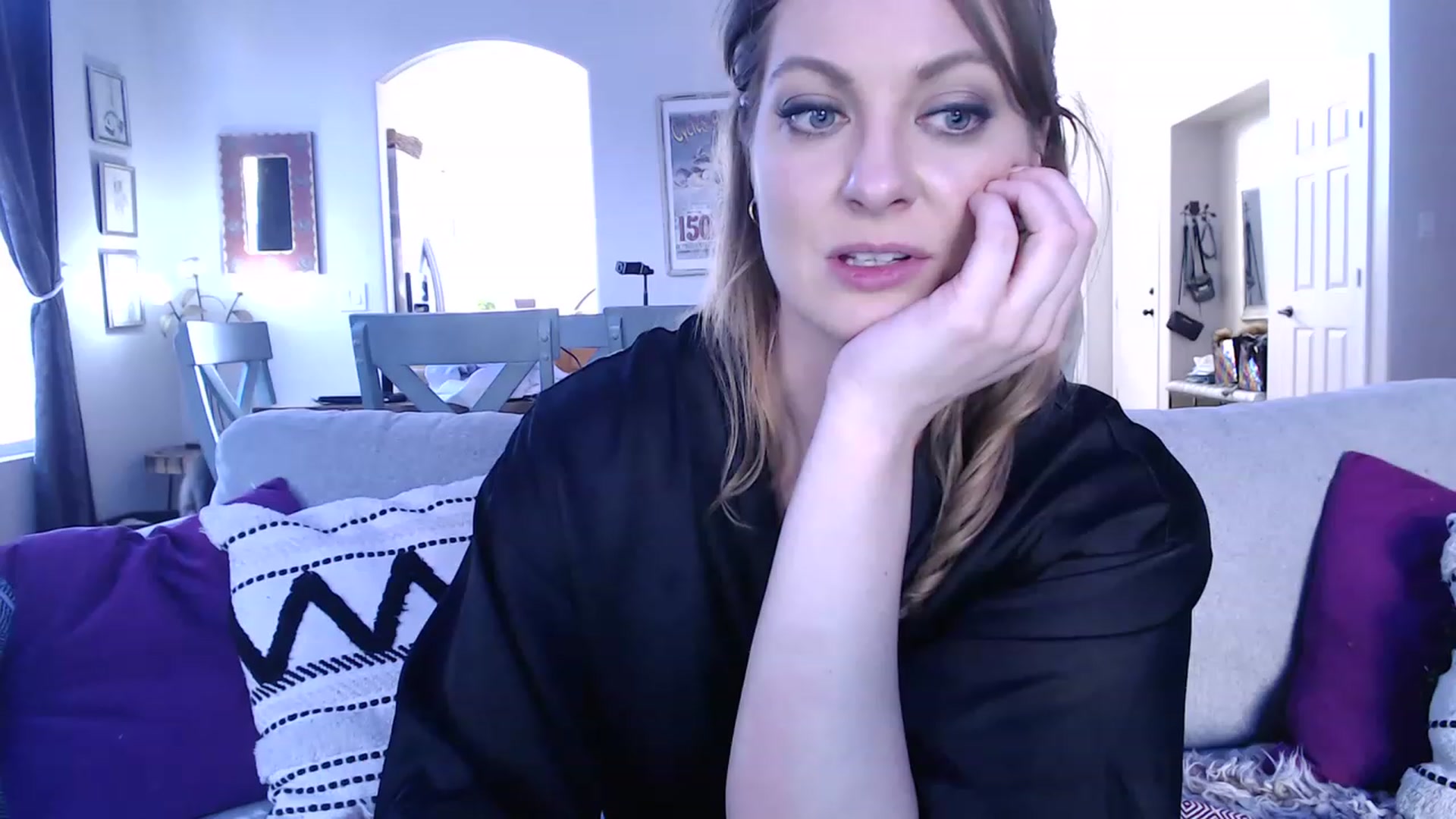 Gallery image thumbnail from VeronicaOMG's myfreecams stream on, 01/29/2023, 24:15 image 16 of 20