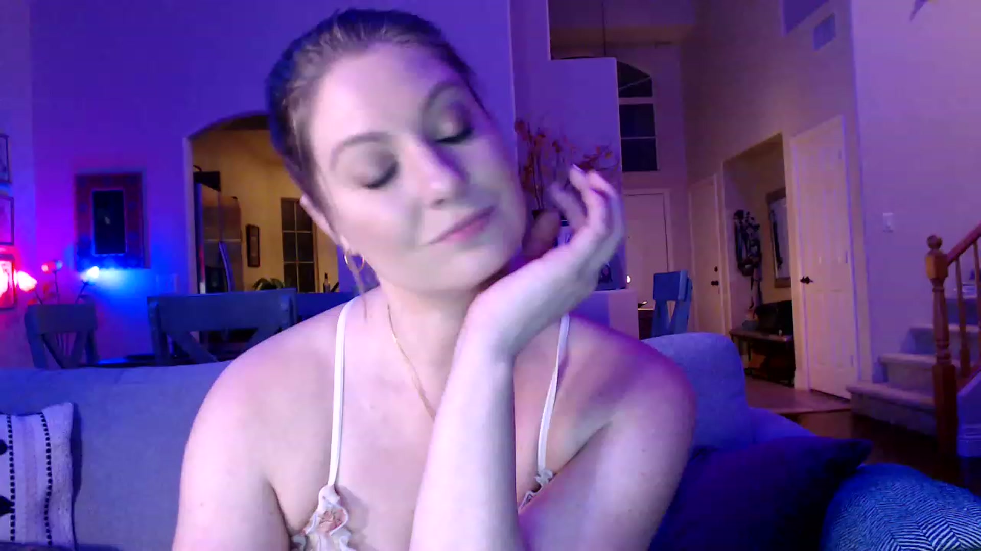 Gallery image thumbnail from VeronicaOMG's myfreecams stream on, 02/03/2023, 06:40 image 11 of 20