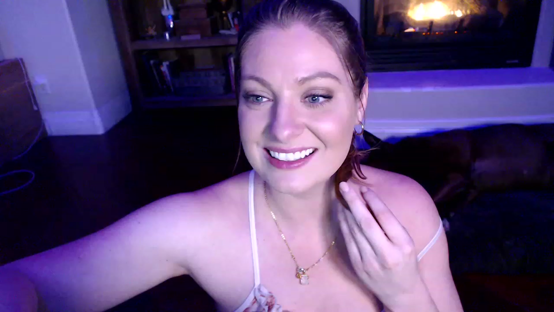 Gallery image thumbnail from VeronicaOMG's myfreecams stream on, 02/03/2023, 06:40 image 1 of 20