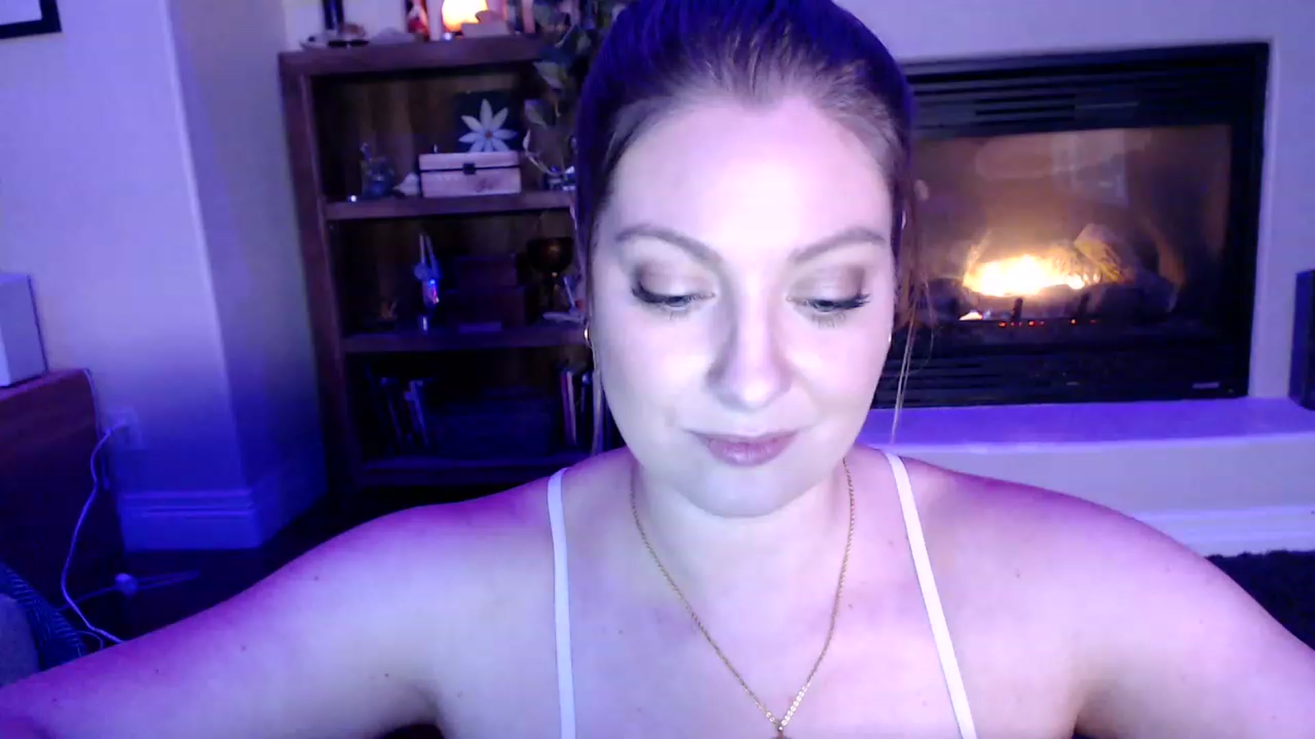 Gallery image thumbnail from VeronicaOMG's myfreecams stream on, 02/03/2023, 07:08 image 13 of 20
