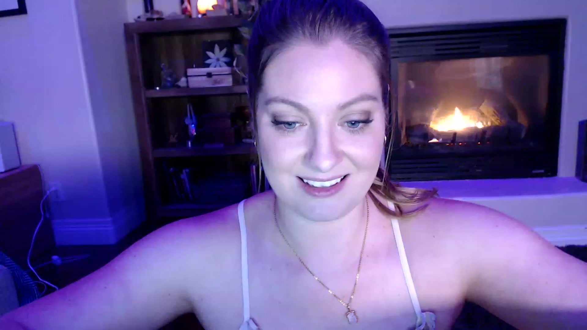 Gallery image thumbnail from VeronicaOMG's myfreecams stream on, 02/03/2023, 07:08 image 8 of 20