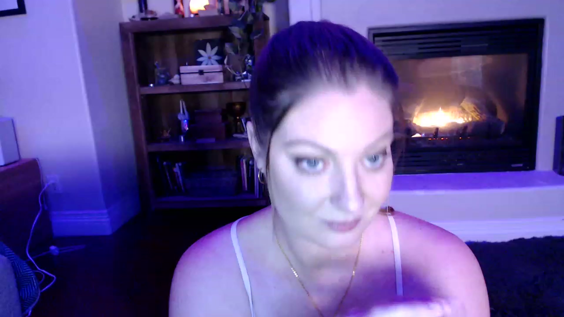 Gallery image thumbnail from VeronicaOMG's myfreecams stream on, 02/03/2023, 07:08 image 10 of 20