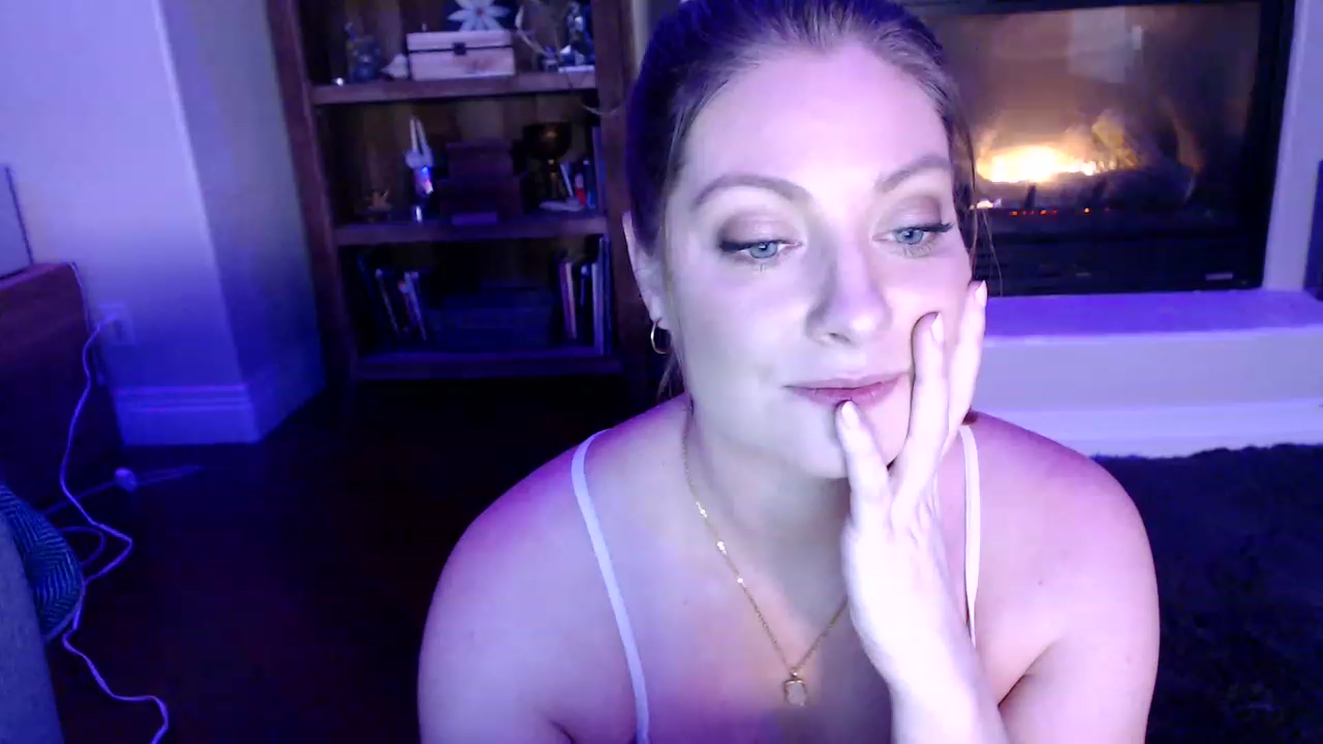Gallery image thumbnail from VeronicaOMG's myfreecams stream on, 02/03/2023, 07:08 image 2 of 20
