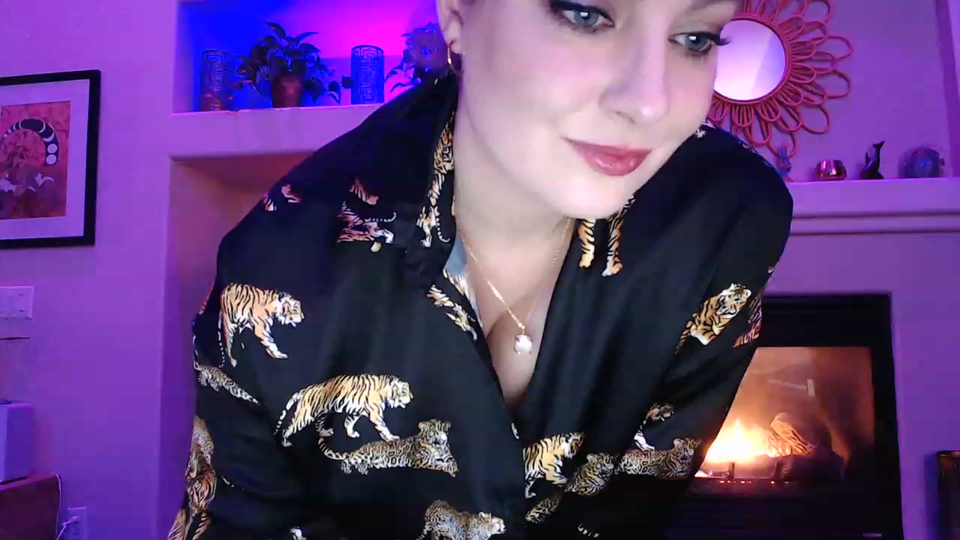 Gallery image thumbnail from VeronicaOMG's myfreecams stream on, 02/05/2023, 03:42 image 18 of 20