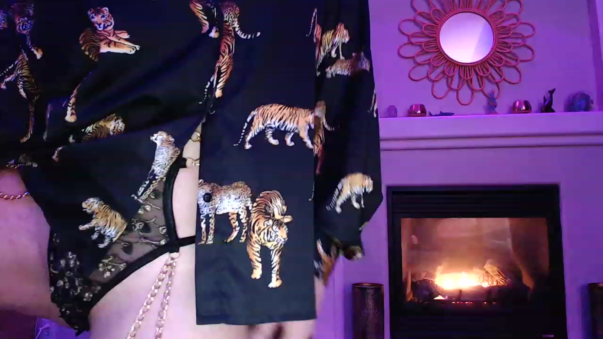 Gallery image thumbnail from VeronicaOMG's myfreecams stream on, 02/05/2023, 03:42 image 15 of 20