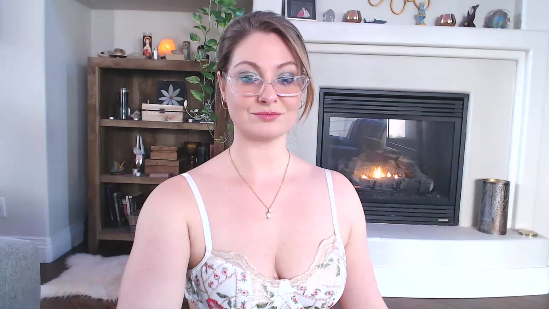 Gallery image thumbnail from VeronicaOMG's myfreecams stream on, 02/05/2023, 22:40 image 11 of 20