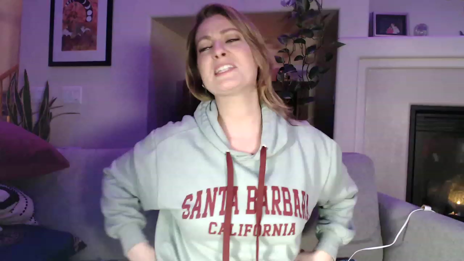 Gallery image thumbnail from VeronicaOMG's myfreecams stream on, 02/21/2023, 03:45 image 19 of 20