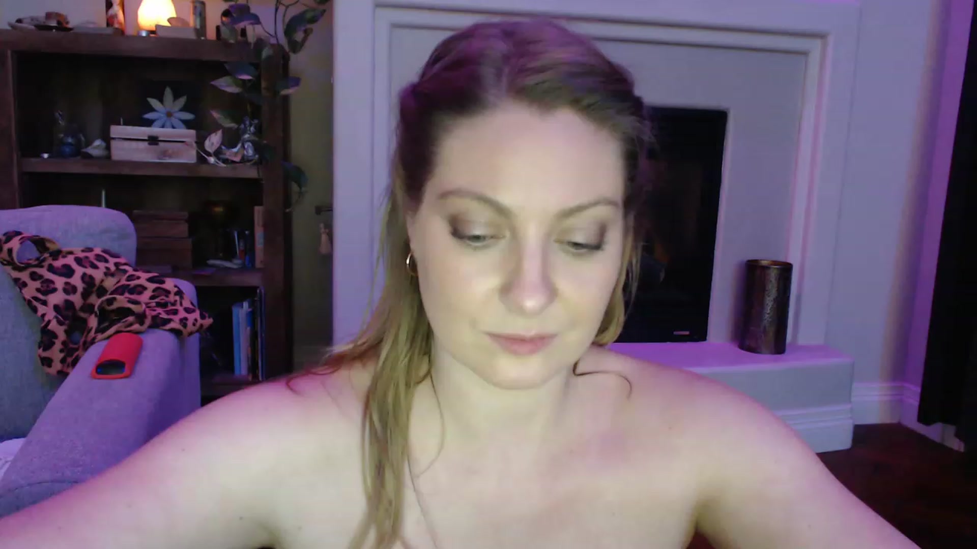 Gallery image thumbnail from VeronicaOMG's myfreecams stream on, 02/24/2023, 07:18 image 14 of 20