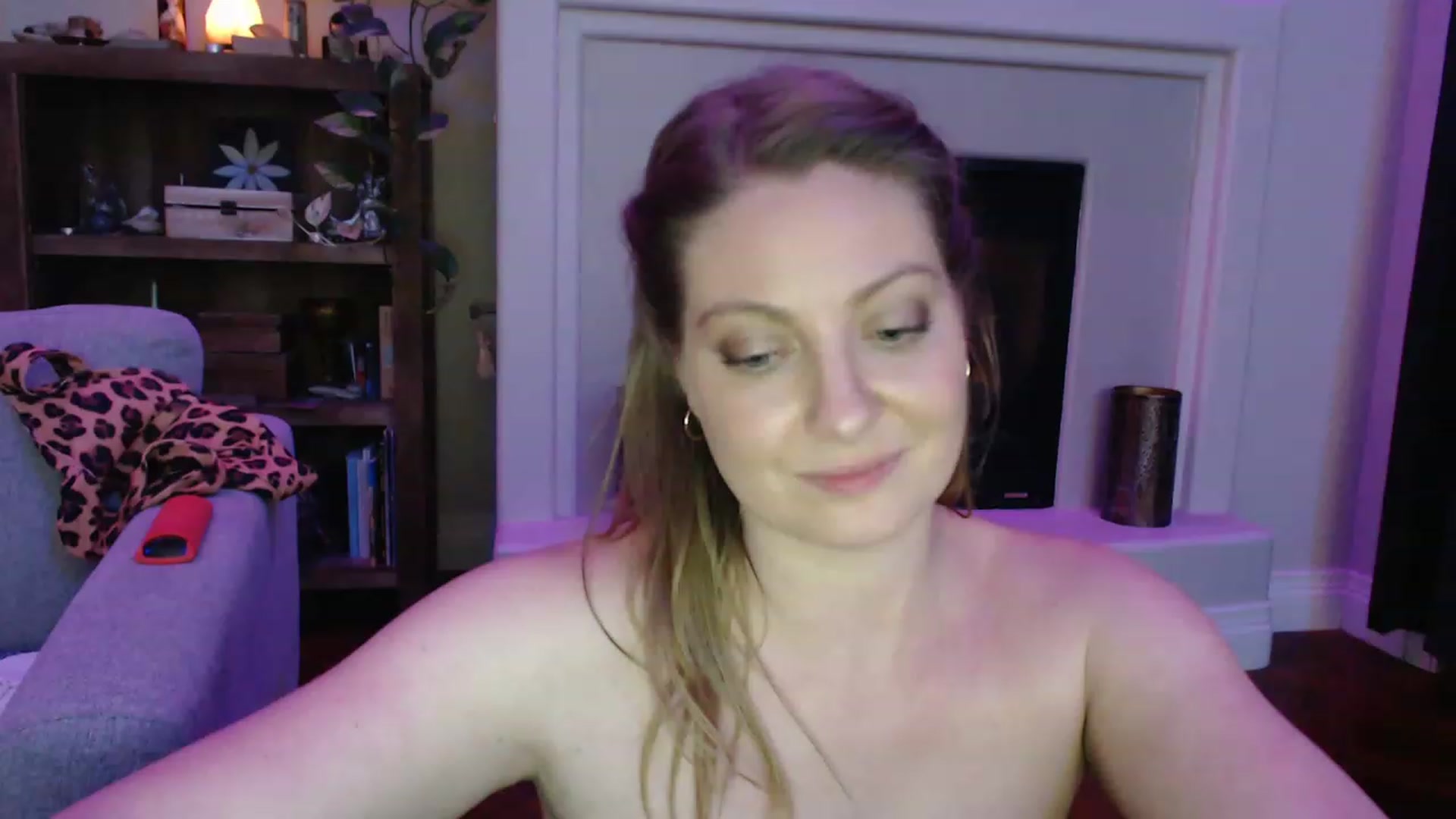 Gallery image thumbnail from VeronicaOMG's myfreecams stream on, 02/24/2023, 07:18 image 13 of 20