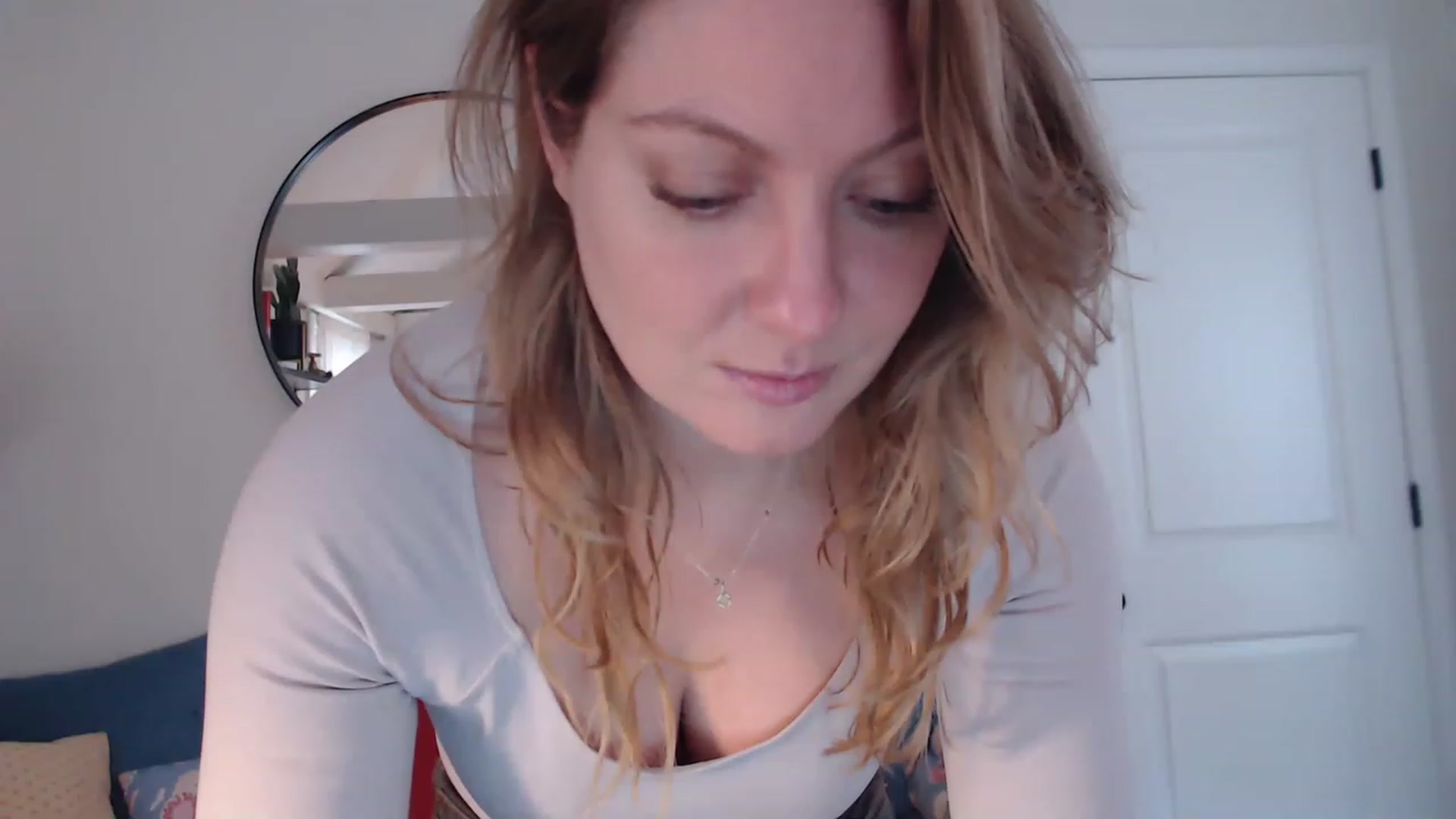 Gallery image thumbnail from VeronicaOMG's myfreecams stream on, 03/11/2023, 20:05 image 1 of 20