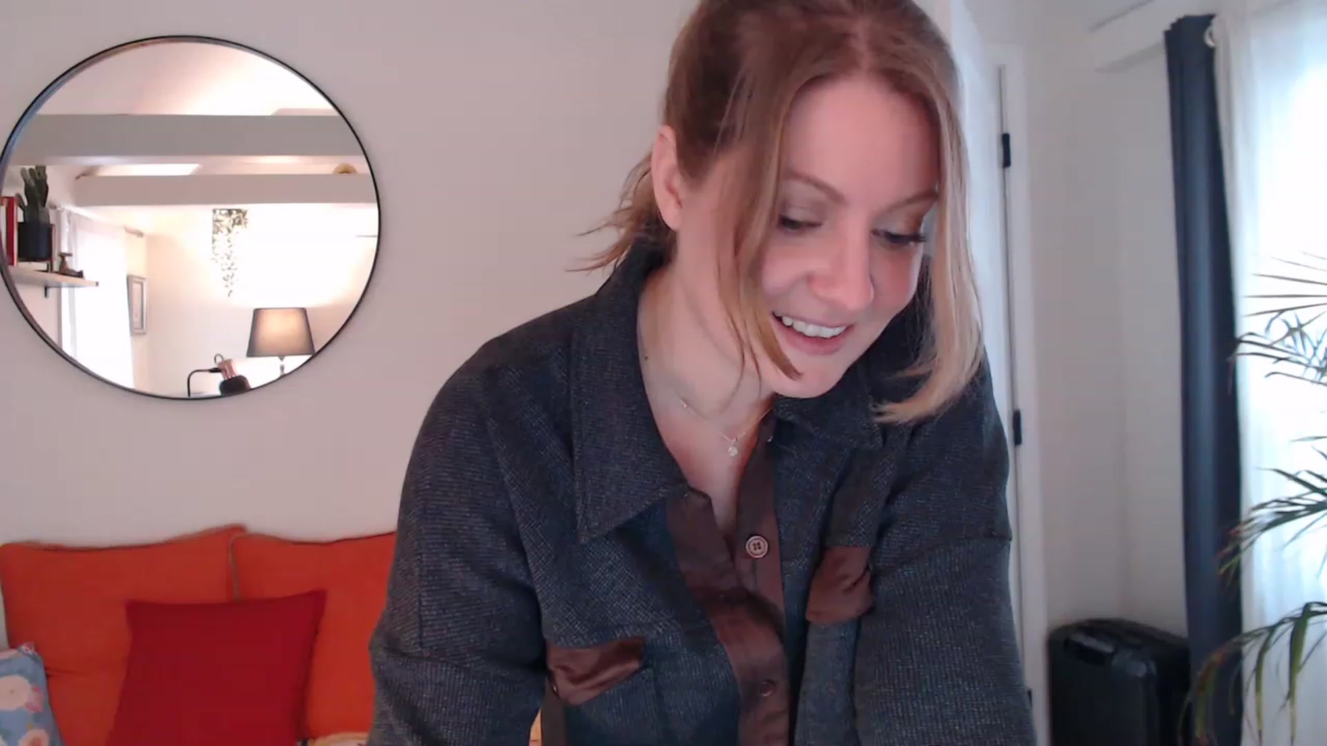 Gallery image thumbnail from VeronicaOMG's myfreecams stream on, 03/13/2023, 19:40 image 8 of 20