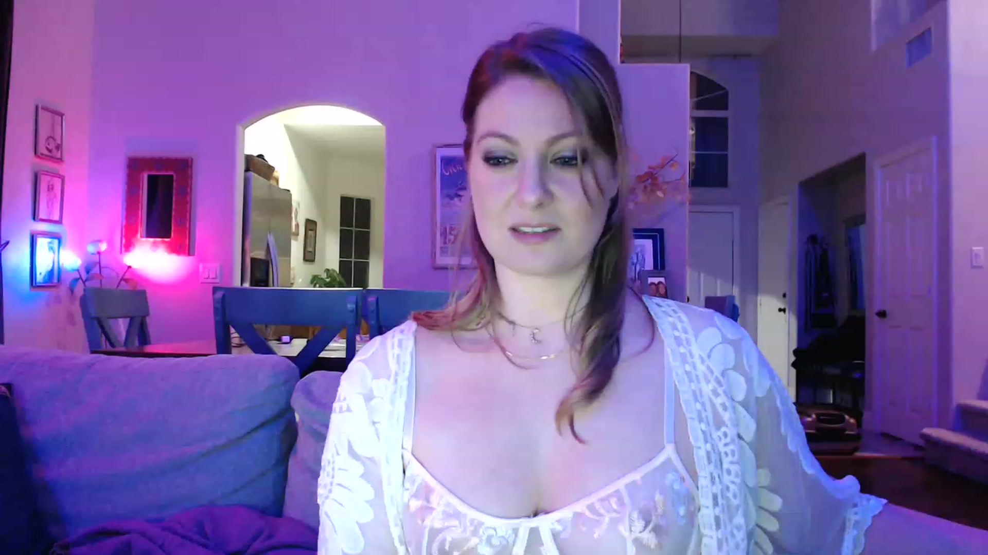 Gallery image thumbnail from VeronicaOMG's myfreecams stream on, 03/26/2023, 05:15 image 1 of 20