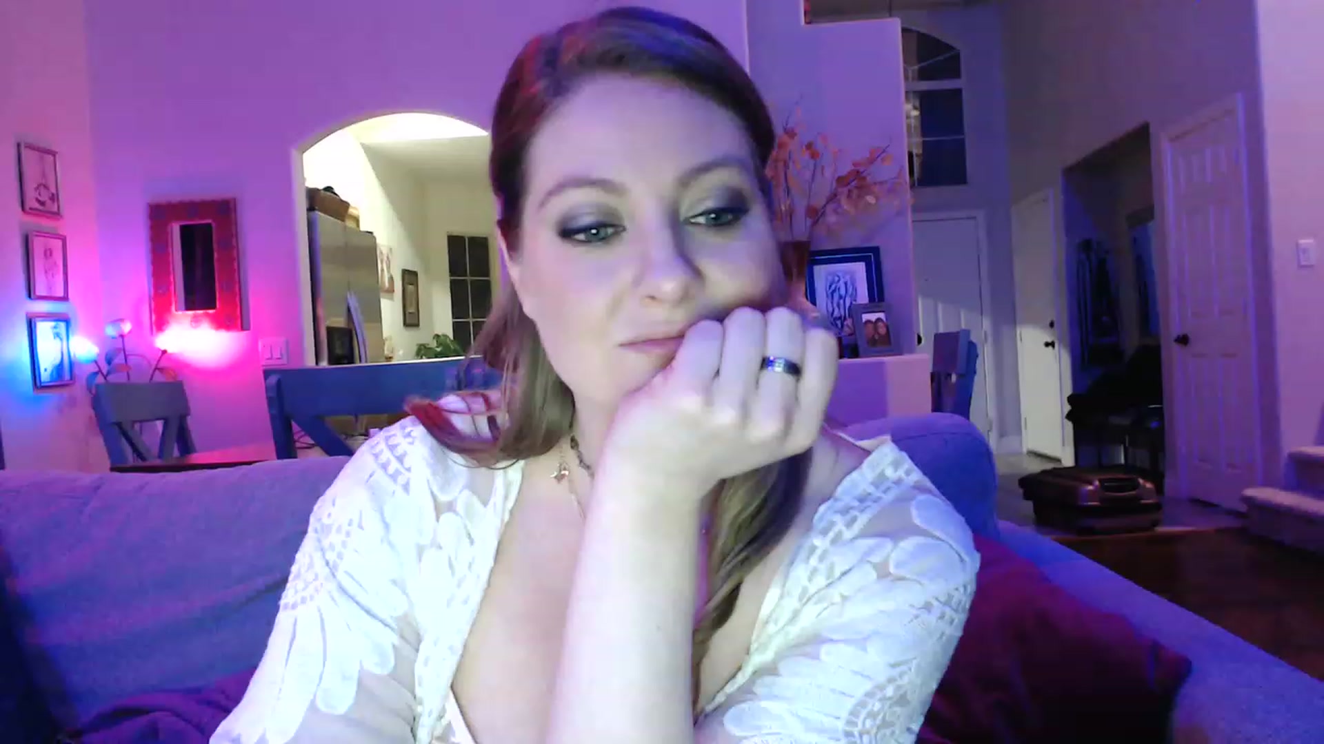 Gallery image thumbnail from VeronicaOMG's myfreecams stream on, 03/26/2023, 05:15 image 8 of 20