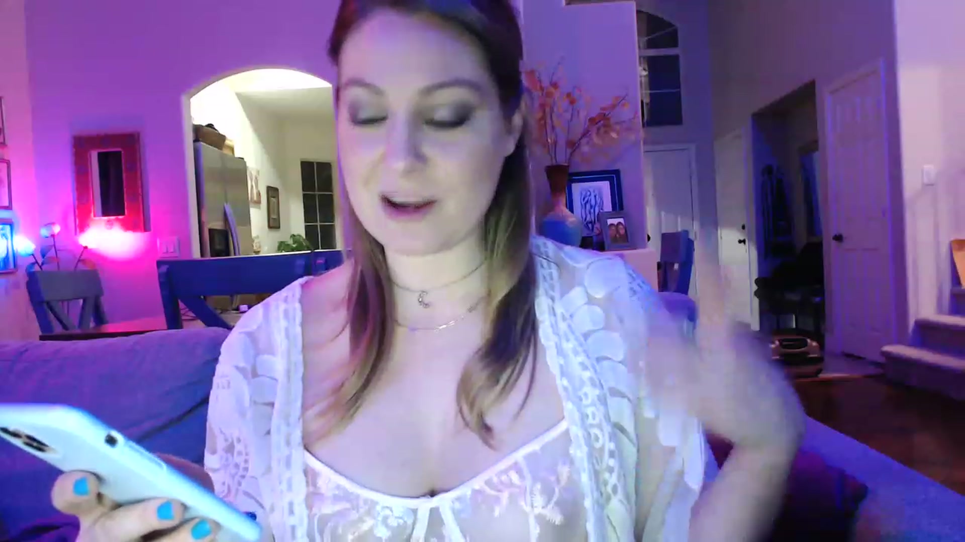 Gallery image thumbnail from VeronicaOMG's myfreecams stream on, 03/26/2023, 05:15 image 18 of 20
