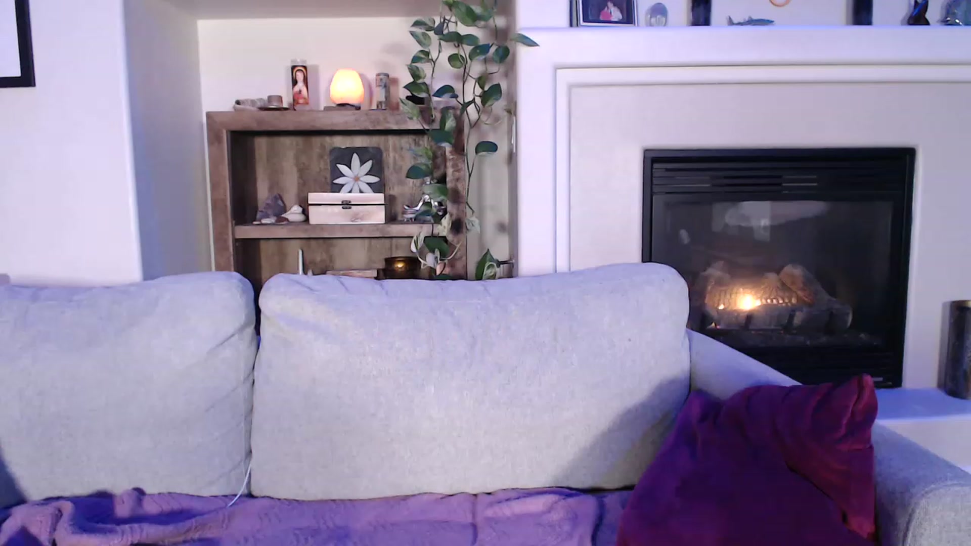 Gallery image thumbnail from VeronicaOMG's myfreecams stream on, 03/29/2023, 02:36 image 3 of 20