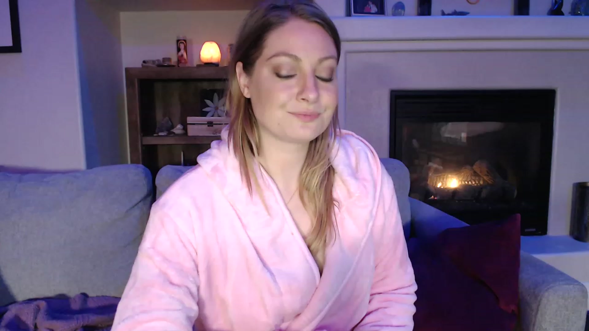 Gallery image thumbnail from VeronicaOMG's myfreecams stream on, 03/29/2023, 02:36 image 1 of 20