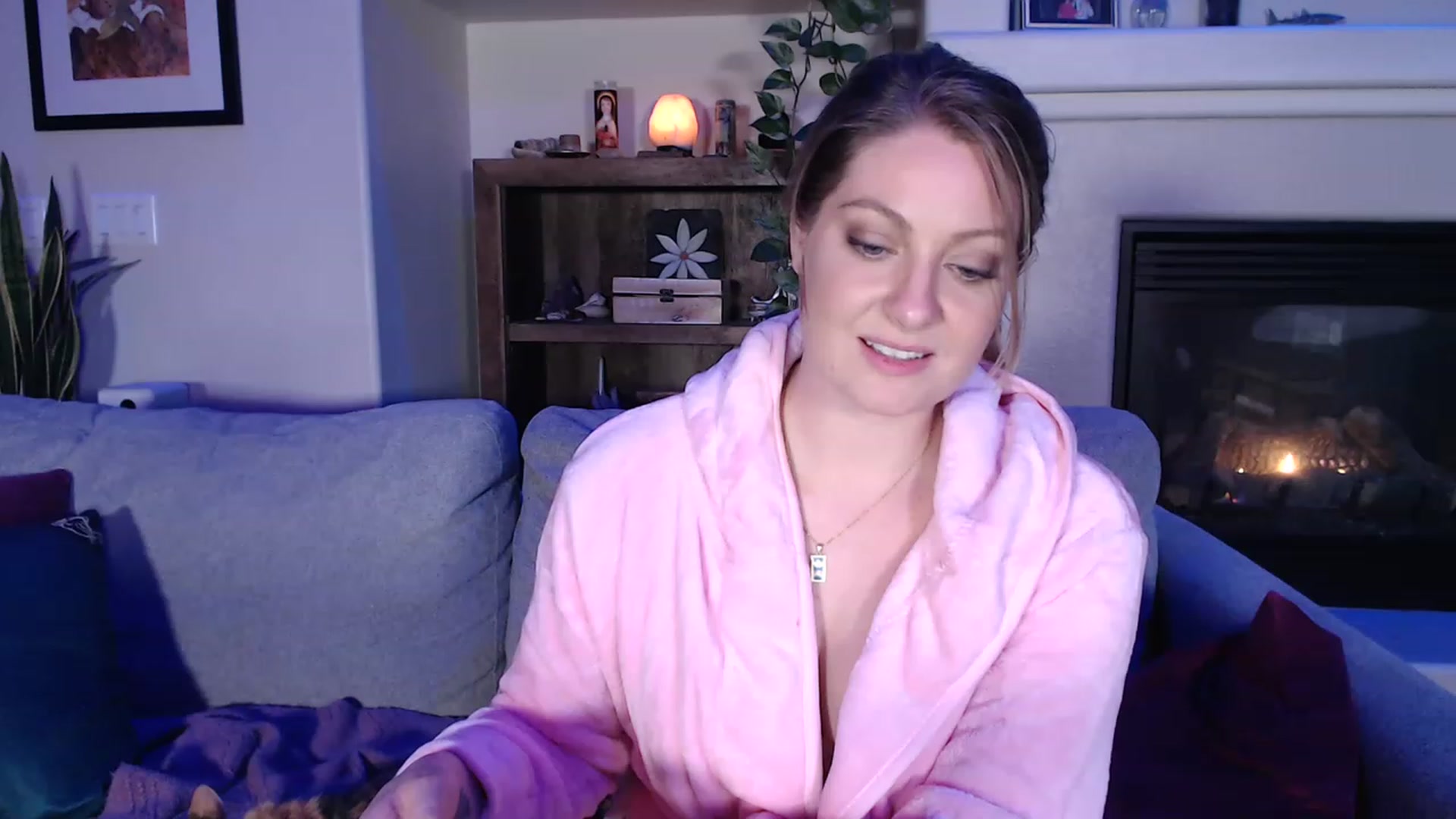 Gallery image thumbnail from VeronicaOMG's myfreecams stream on, 03/29/2023, 02:36 image 14 of 20