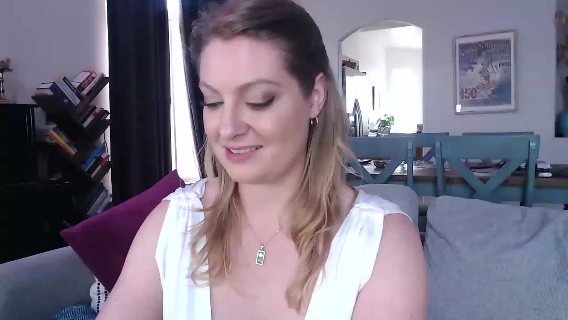 Gallery image thumbnail from VeronicaOMG's myfreecams stream on, 03/31/2023, 24:55 image 2 of 20