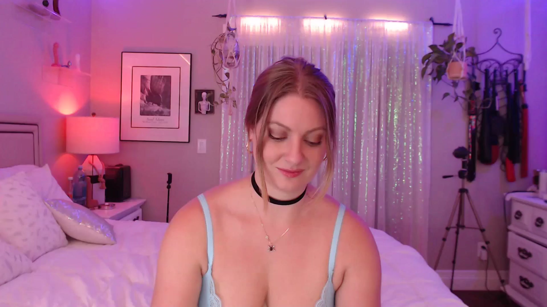 Gallery image thumbnail from VeronicaOMG's myfreecams stream on, 09/20/2023, 06:41 image 17 of 20