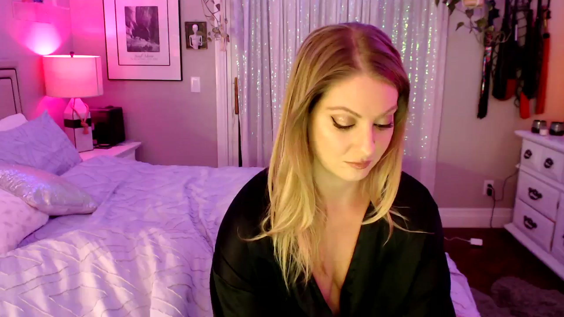 Gallery image thumbnail from VeronicaOMG's myfreecams stream on, 09/26/2023, 03:59 image 8 of 20