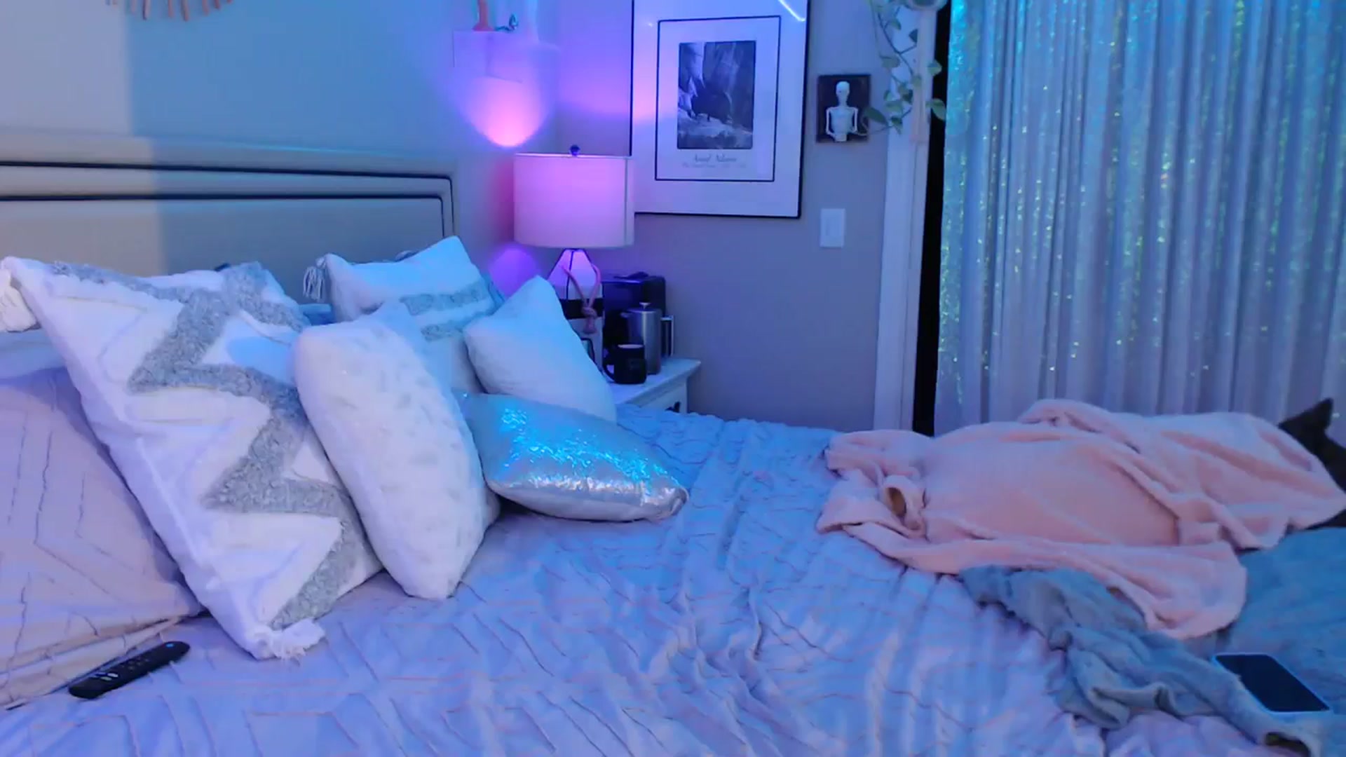 Gallery image thumbnail from VeronicaOMG's myfreecams stream on, 10/05/2023, 02:50 image 17 of 20