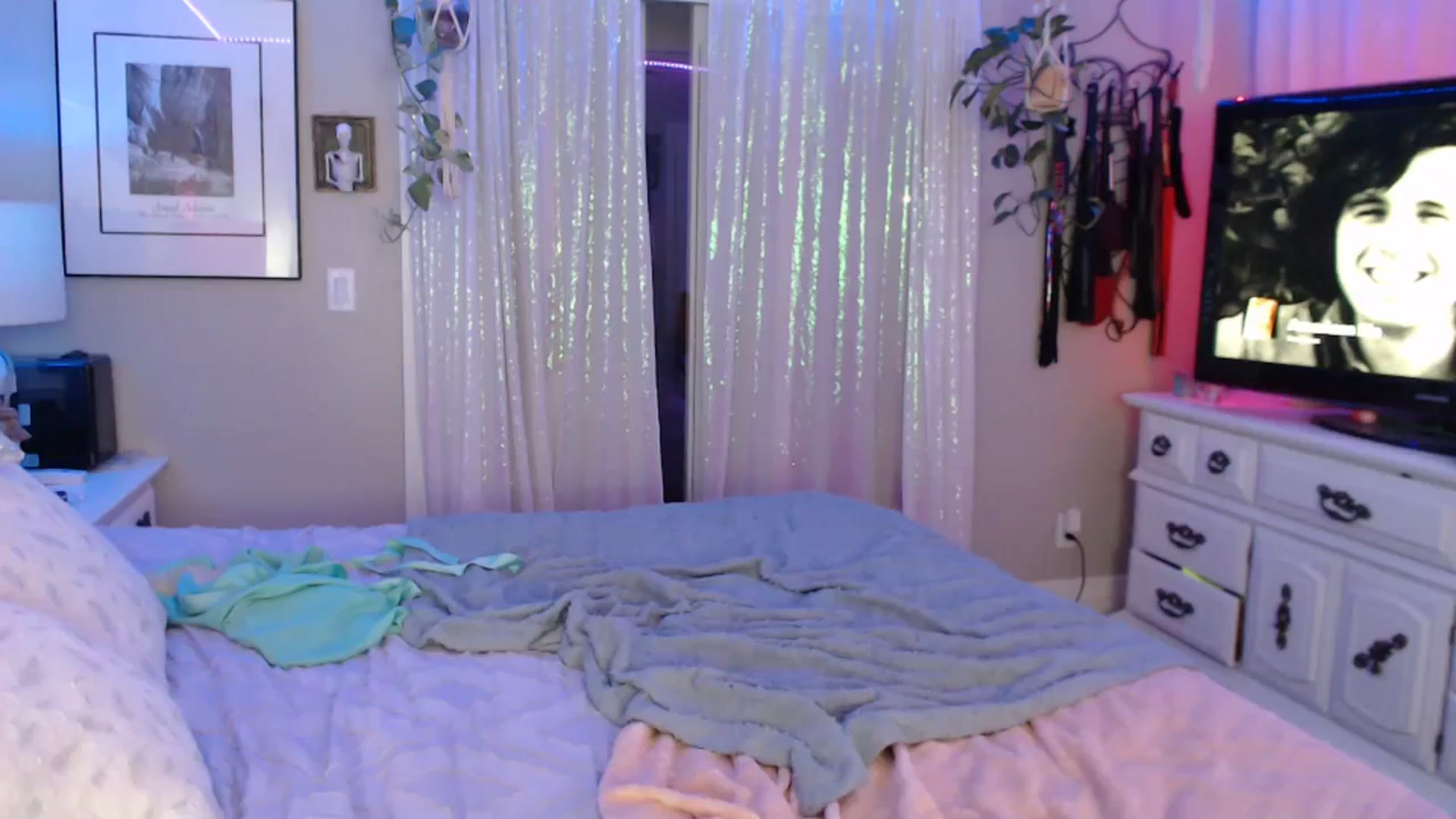 Gallery image thumbnail from VeronicaOMG's myfreecams stream on, 11/16/2023, 02:27 image 7 of 20