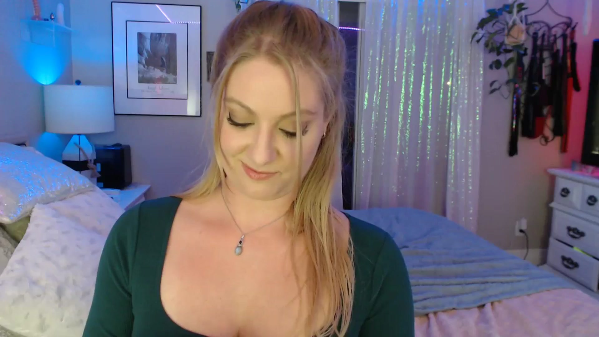 Gallery image thumbnail from VeronicaOMG's myfreecams stream on, 11/16/2023, 02:42 image 14 of 20