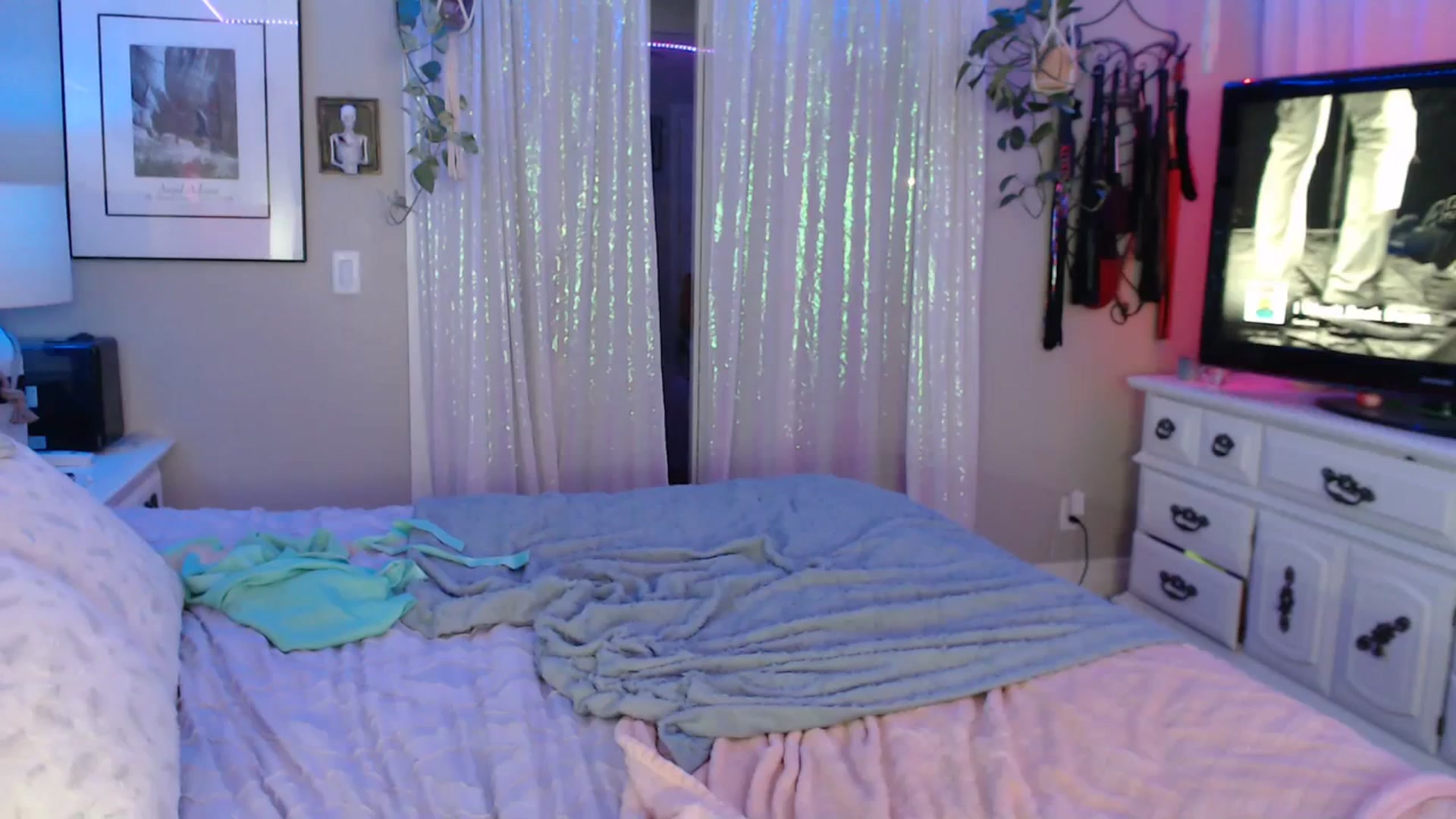 Gallery image thumbnail from VeronicaOMG's myfreecams stream on, 11/16/2023, 02:42 image 3 of 20
