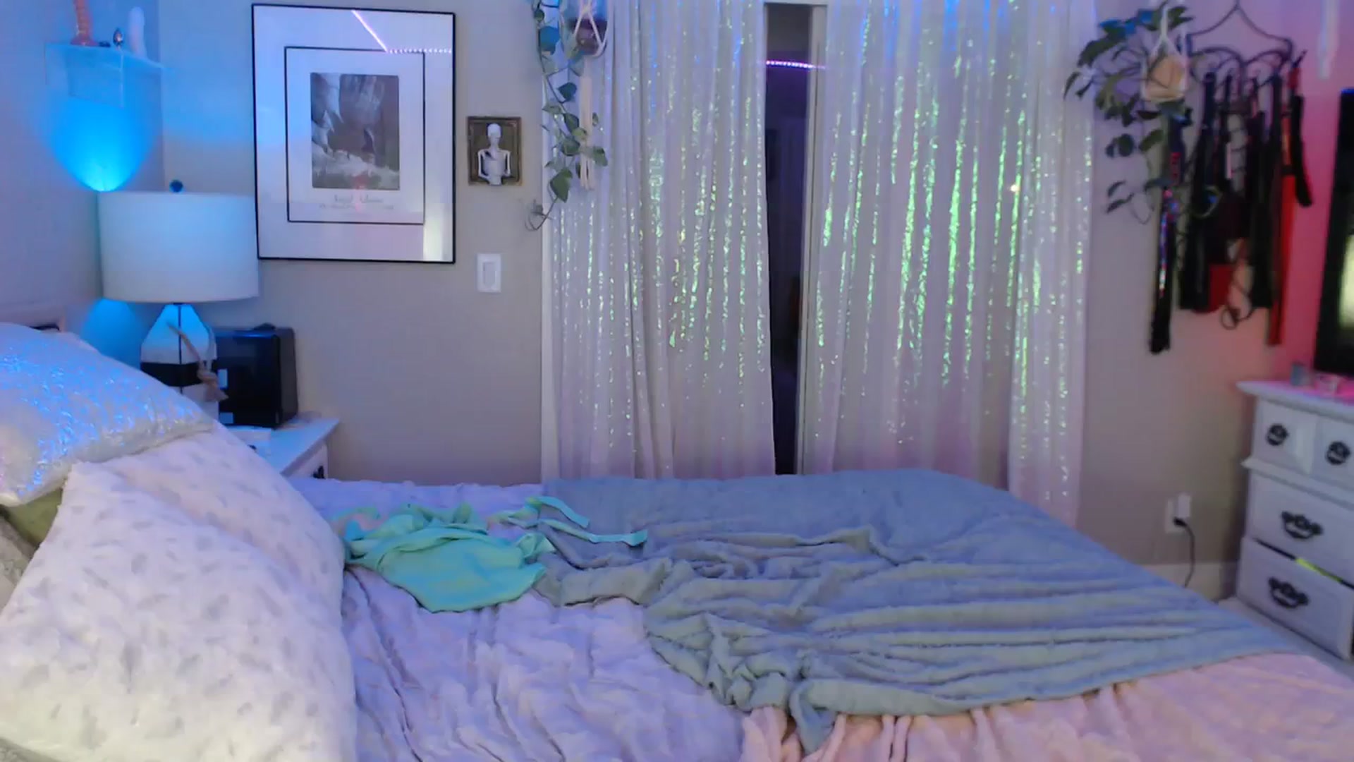 Gallery image thumbnail from VeronicaOMG's myfreecams stream on, 11/16/2023, 02:42 image 5 of 20