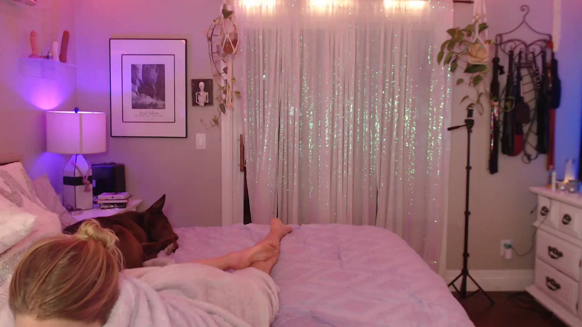 Gallery image thumbnail from VeronicaOMG's myfreecams stream on, 12/10/2023, 09:47 image 2 of 20