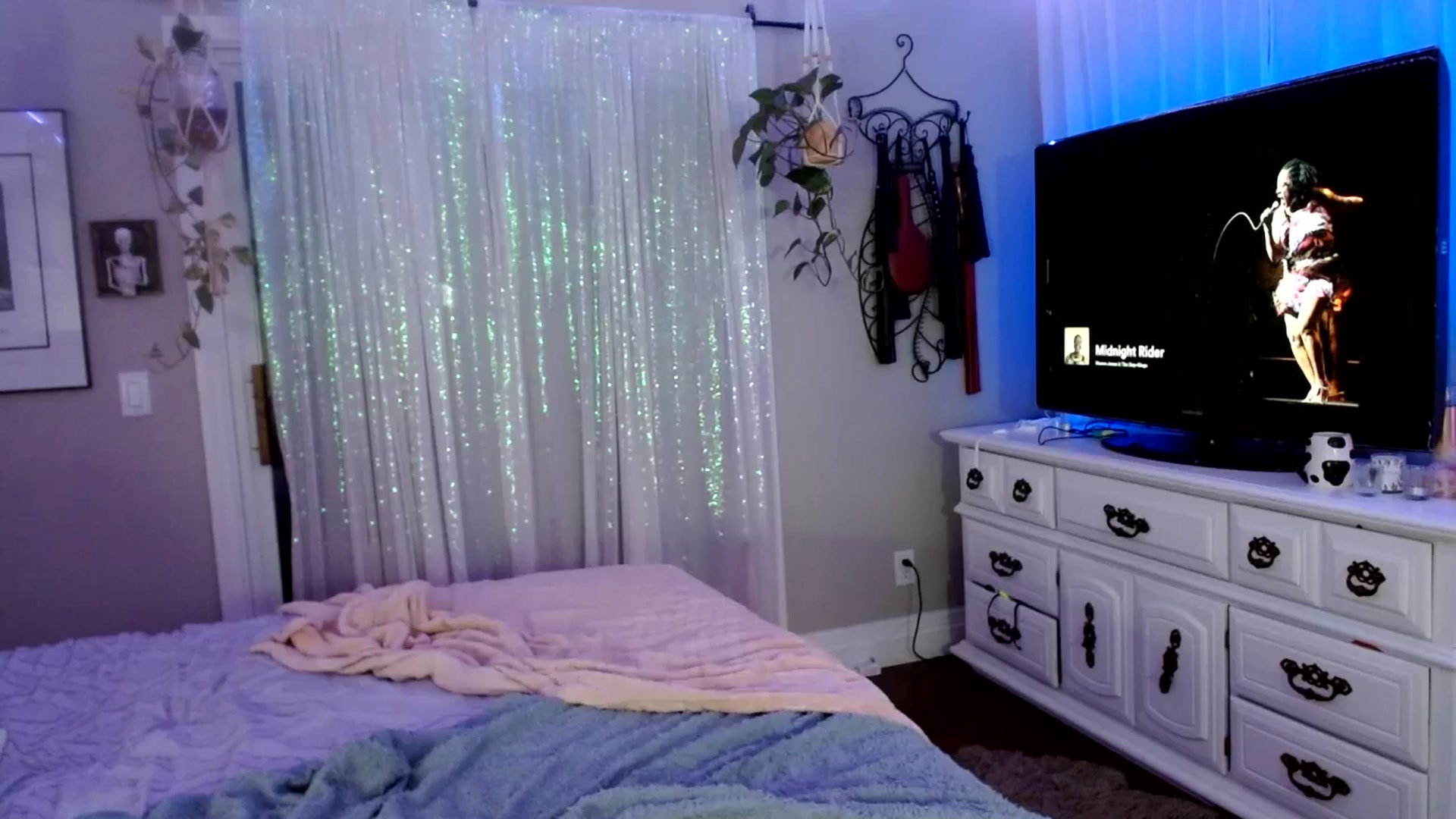 Gallery image thumbnail from VeronicaOMG's myfreecams stream on, 01/09/2024, 06:08 image 18 of 20