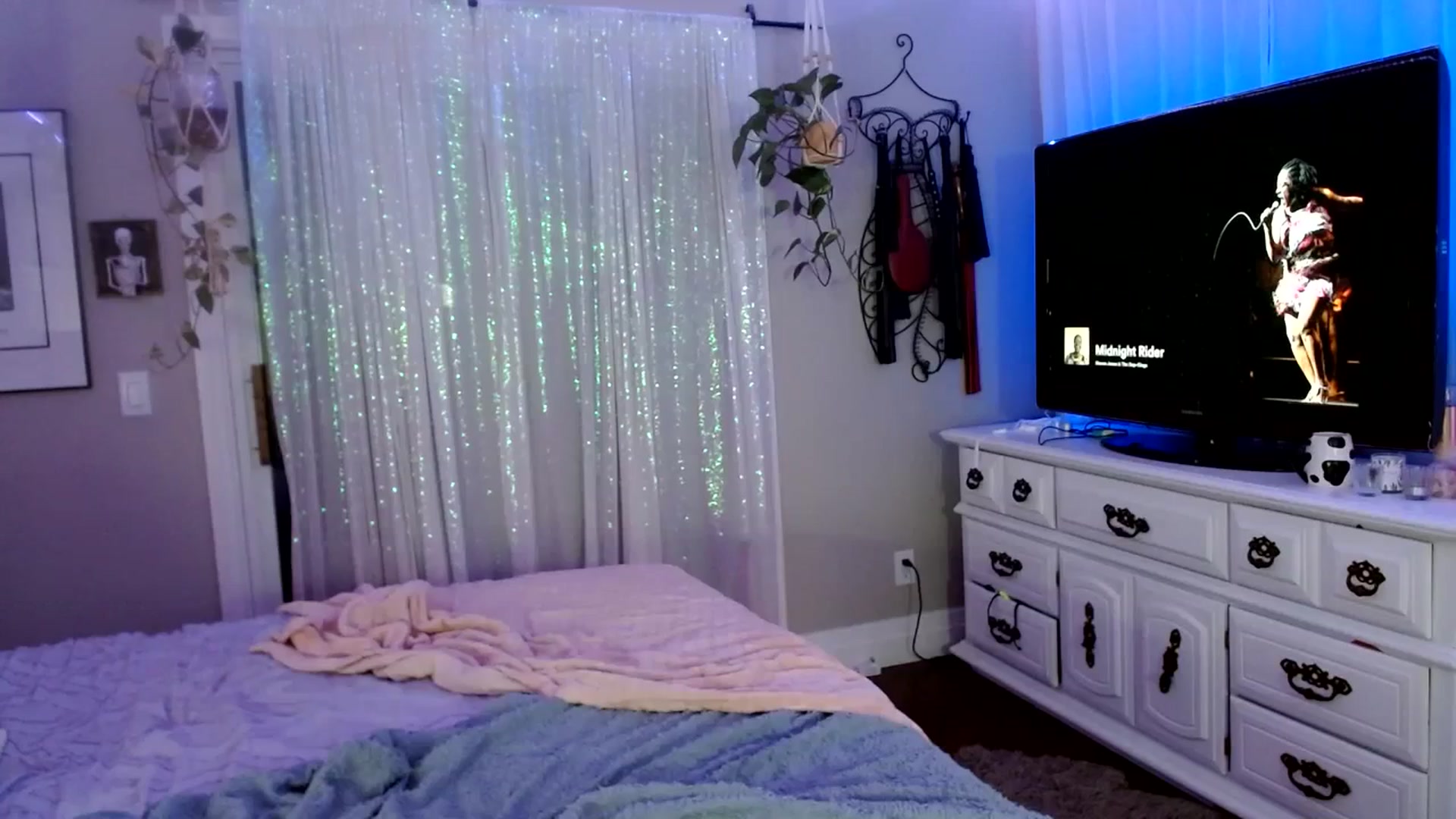 Gallery image thumbnail from VeronicaOMG's myfreecams stream on, 01/09/2024, 06:08 image 20 of 20