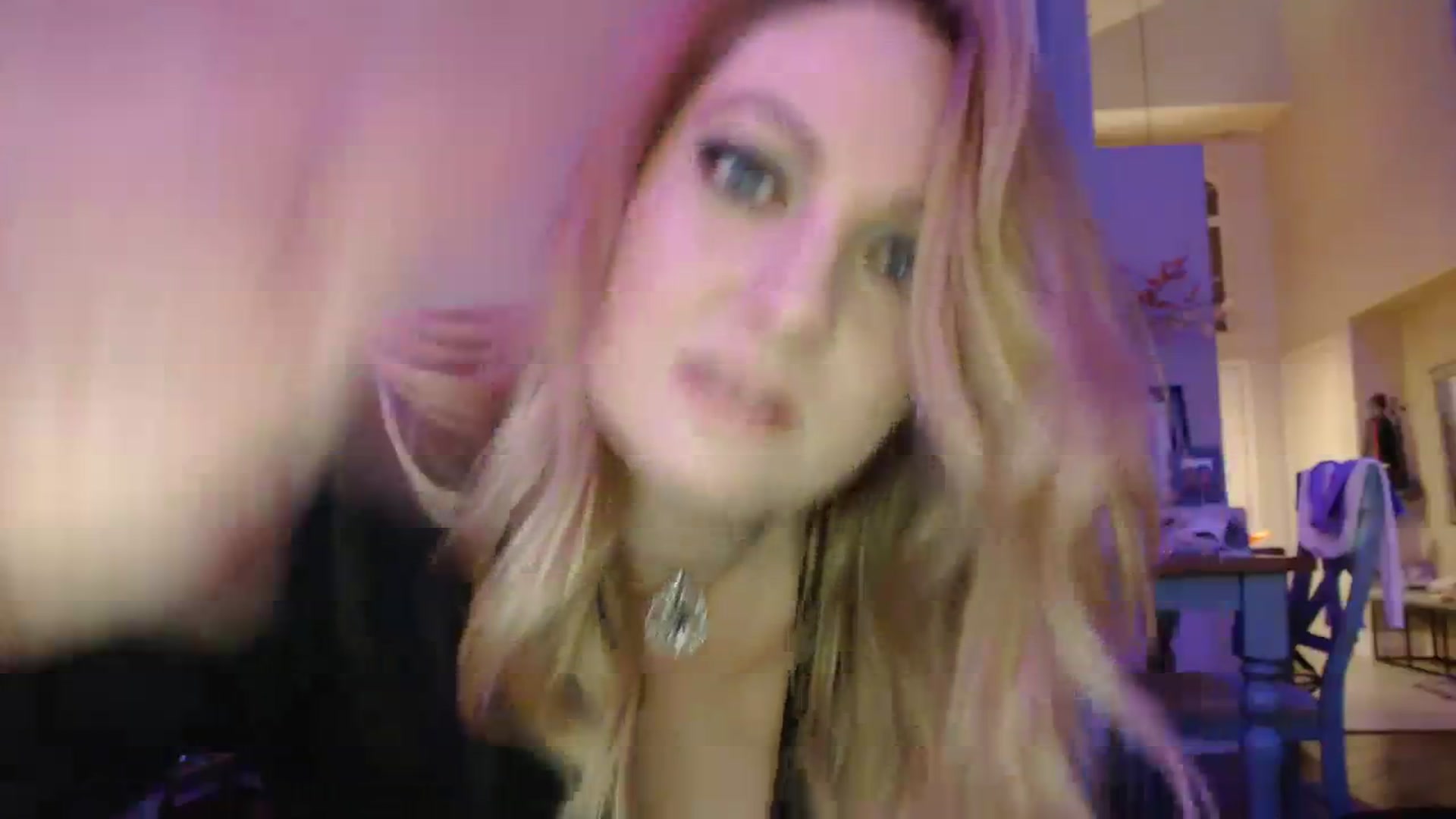 Gallery image thumbnail from VeronicaOMG's myfreecams stream on, 01/22/2024, 05:06 image 11 of 20