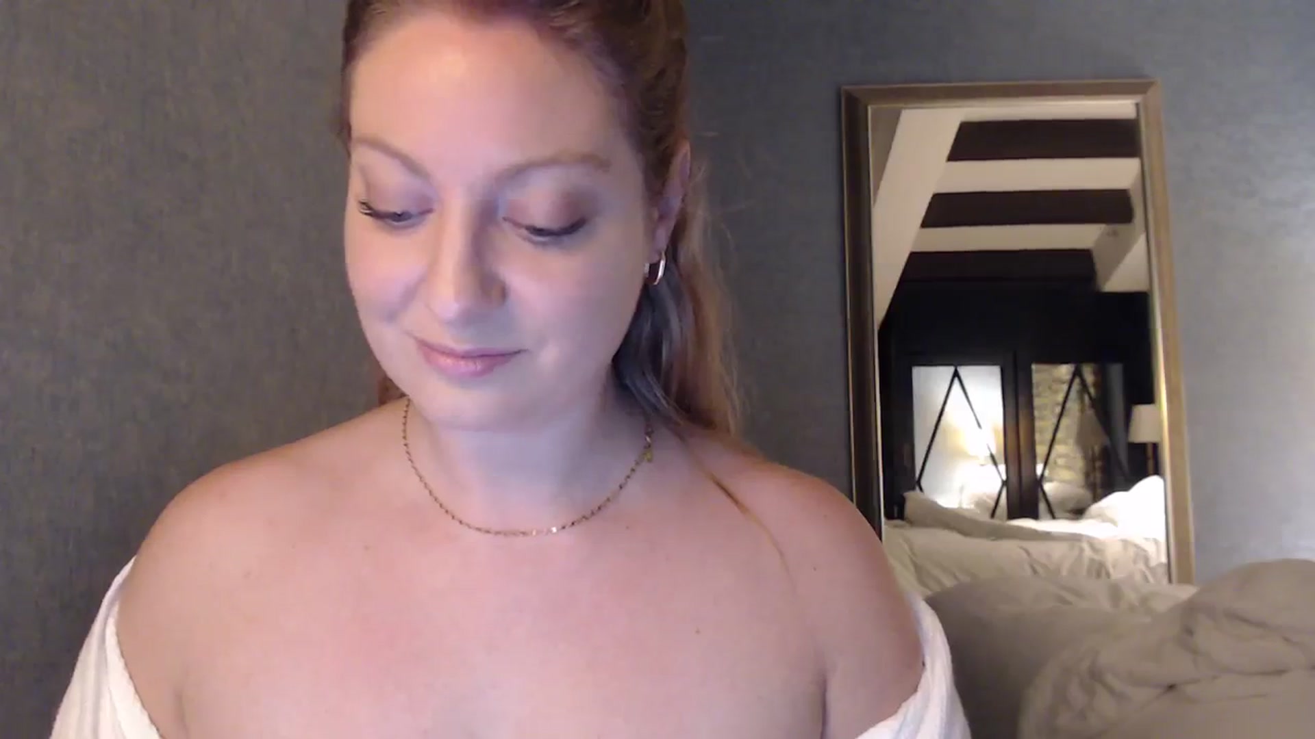 Gallery image thumbnail from VeronicaOMG's myfreecams stream on, 02/14/2024, 19:34 image 13 of 20