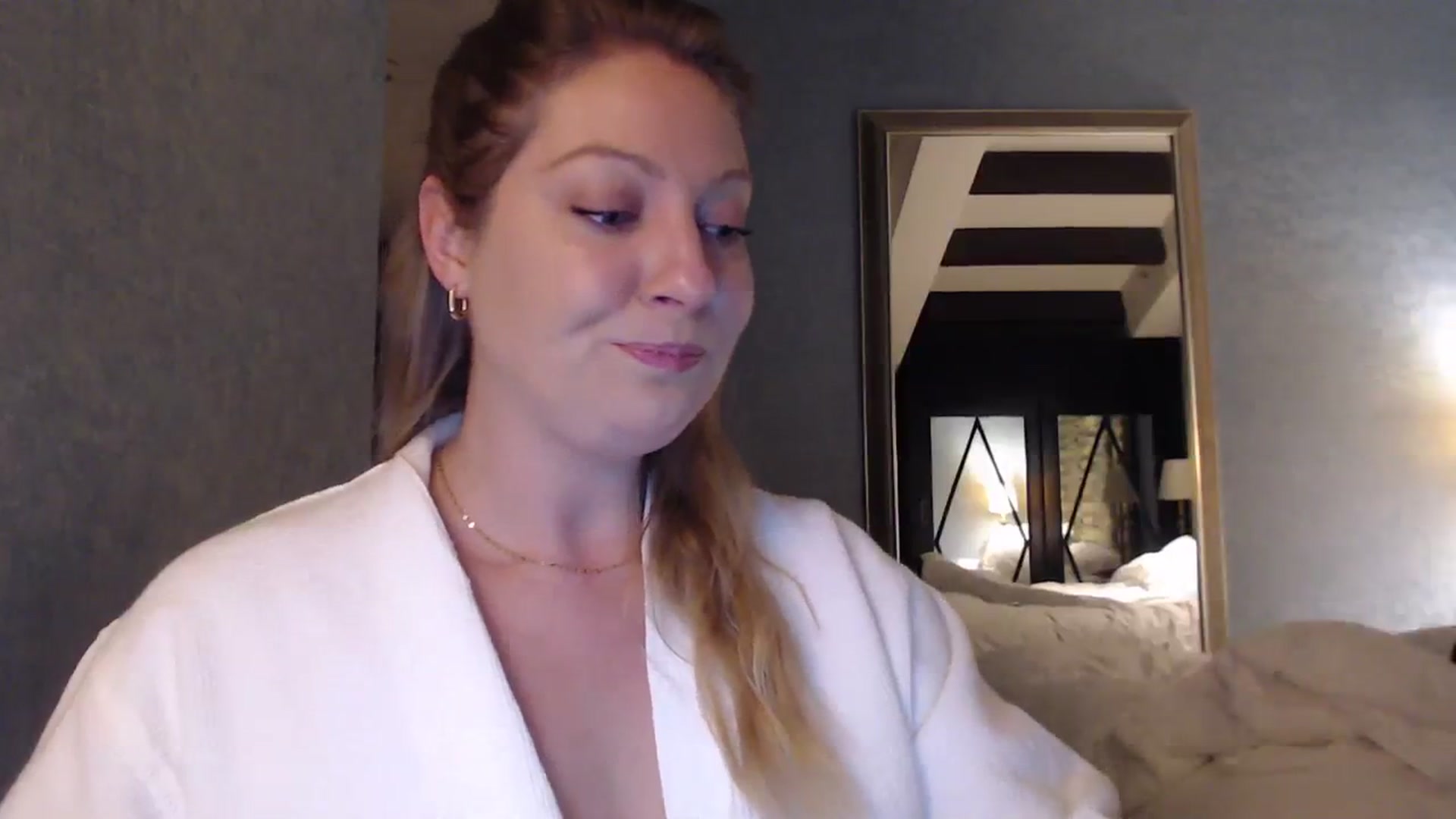 Gallery image thumbnail from VeronicaOMG's myfreecams stream on, 02/14/2024, 19:34 image 4 of 20